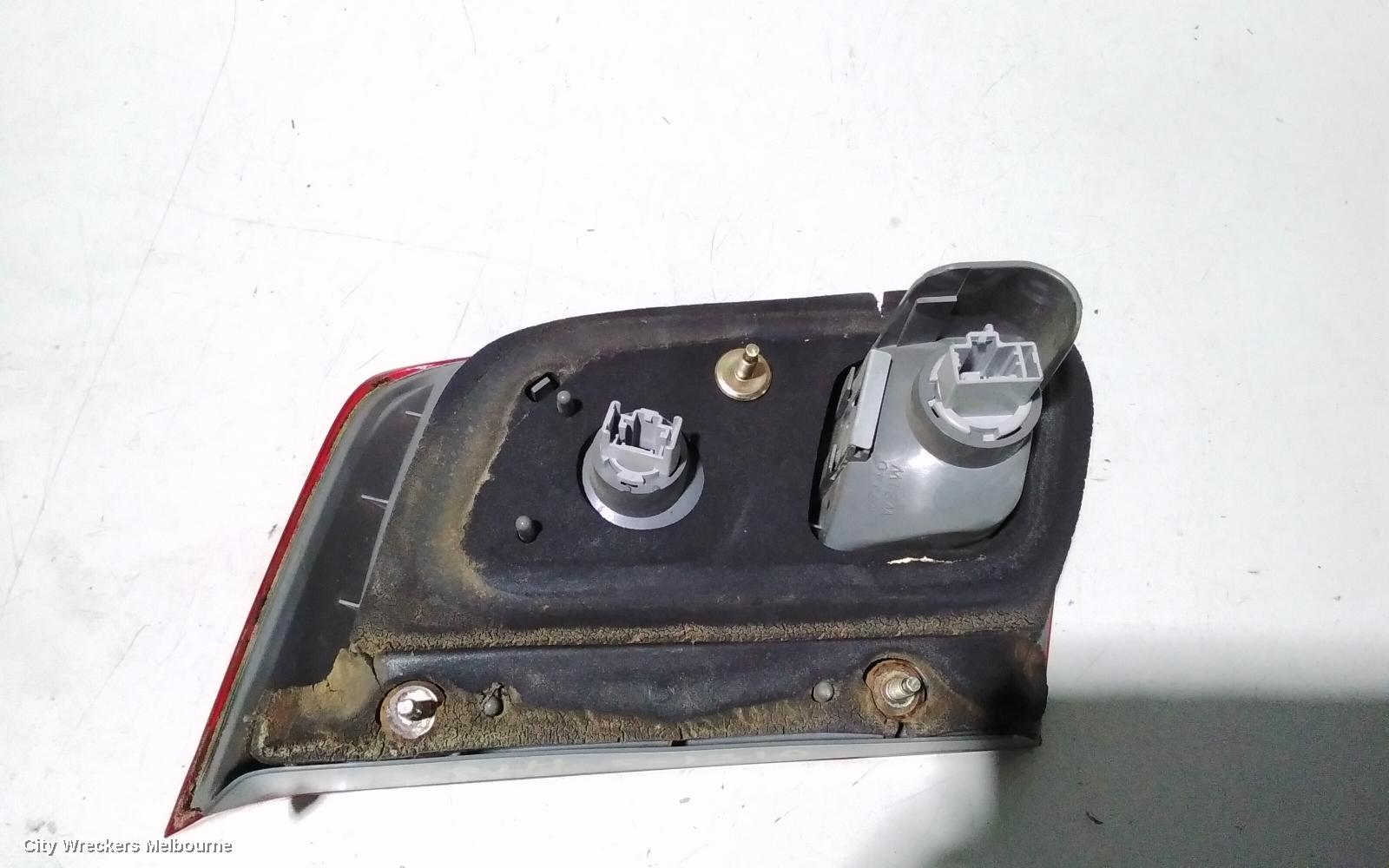 HONDA CIVIC REAR GARNISH, BOOTLID LAMP (RH SIDE), PINK TINT TYPE, 7TH GEN, 11/2000 - 02/2006 - Image 3