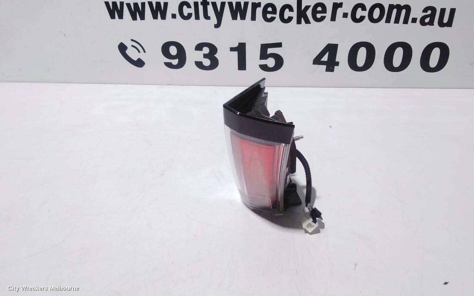 HONDA CIVIC REAR GARNISH, TAILGATE LAMP (LH SIDE), 10TH GEN, HATCH, 02/2017 ONWARDS - Image 2