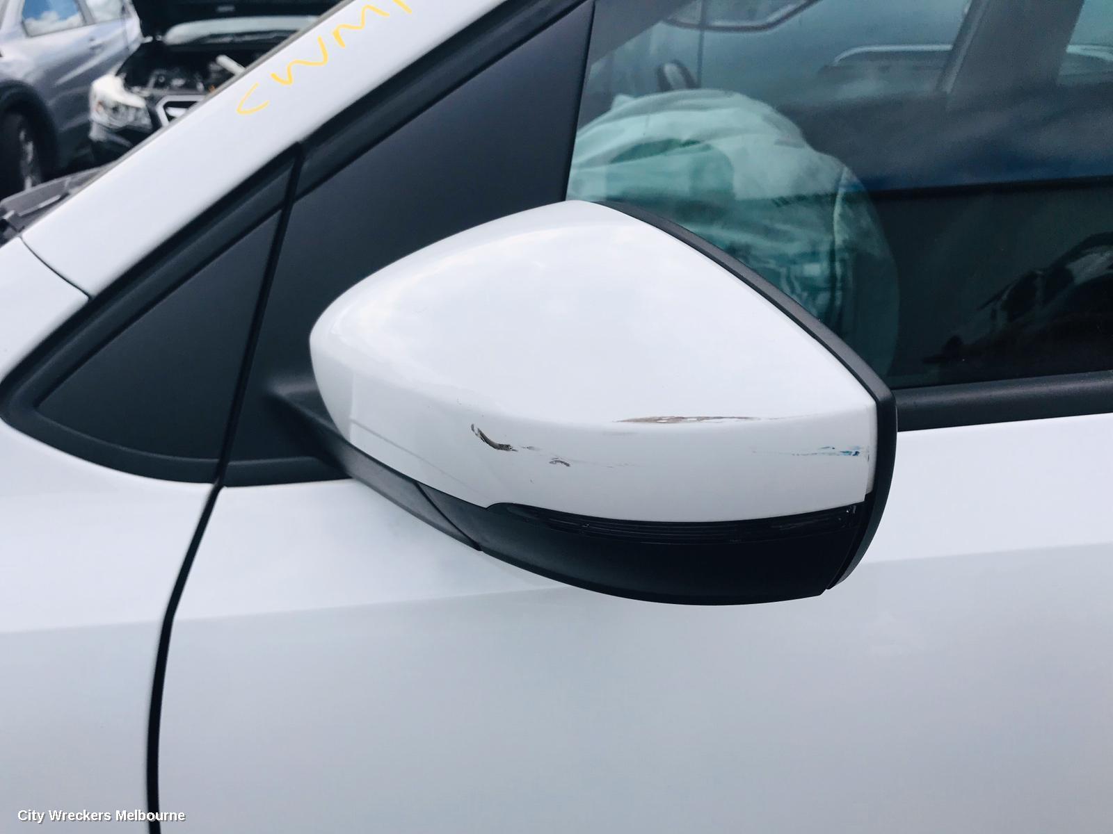 VOLKSWAGEN POLO RIGHT TAILLIGHT, 6R, COMFORTLINE/TRENDLINE, RED INSERT TYPE, 05/2014 - 09/2017 - Image 3