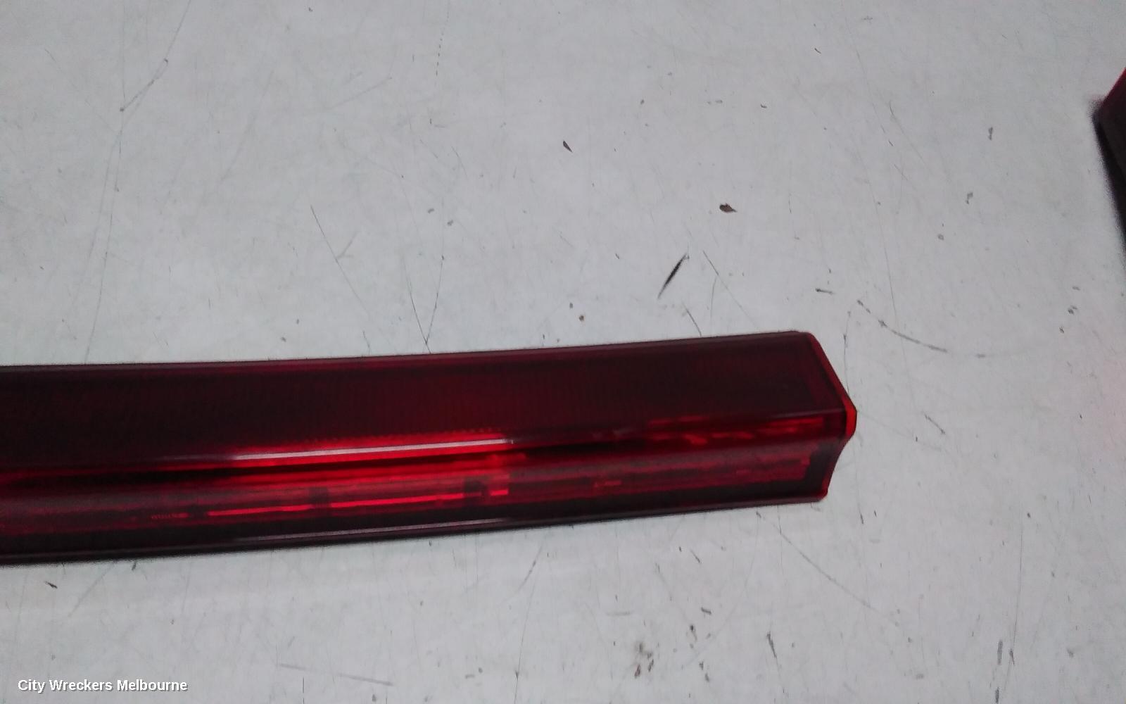TOYOTA ESTIMA REAR GARNISH, TAILGATE LAMP (CENTRE), LENS# 28-194, RED, XR50, 05-19 (IMPORT) - Image 2