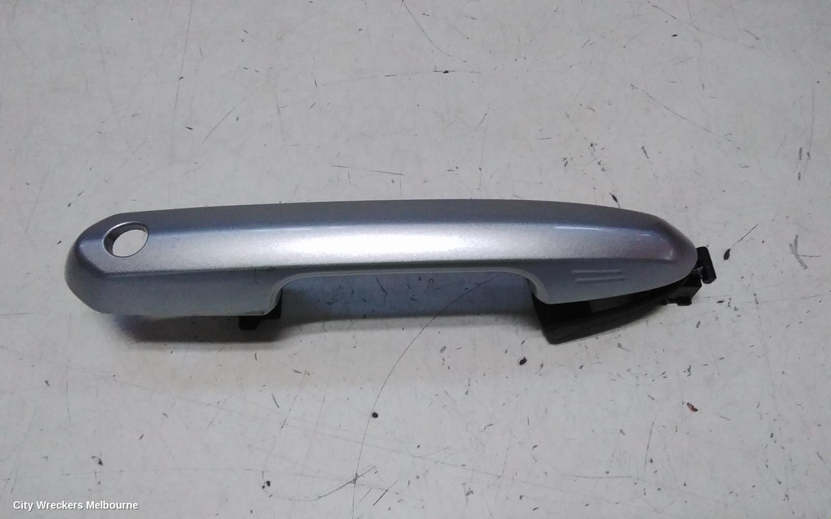 TOYOTA KLUGER DOOR HANDLE, RH FRONT, OUTER, COLOUR CODED, XU70 SERIES, 03/2021 ONWARDS - Image 2