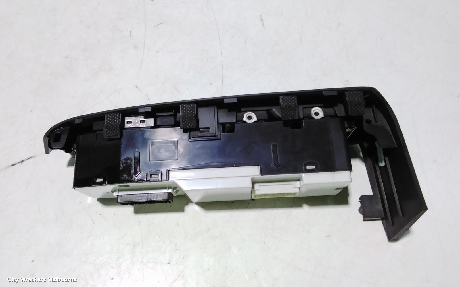 KIA CARNIVAL/GRAND CARNIVAL PWR DR WIND SWITCH, RH FRONT (MASTER SWITCH), NON AUTO FOLD MIRROR SWITCH & FRONT ONLY AUTO WINDOW SWITCH, YP, 02/2015 - 10/2020 - Image 3