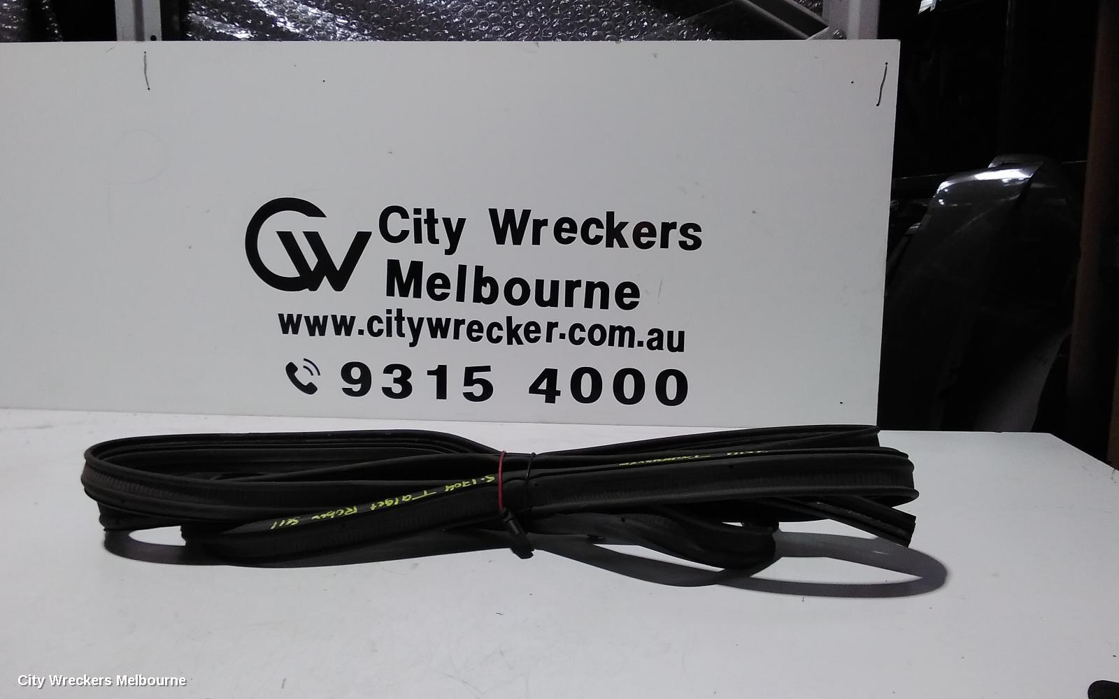 VOLKSWAGEN TRANSPORTER SEAL, TALGATE SEAL RUBBER ON THE BODY: 101094, T5, 03/2010 - 06/2015 - Image 1
