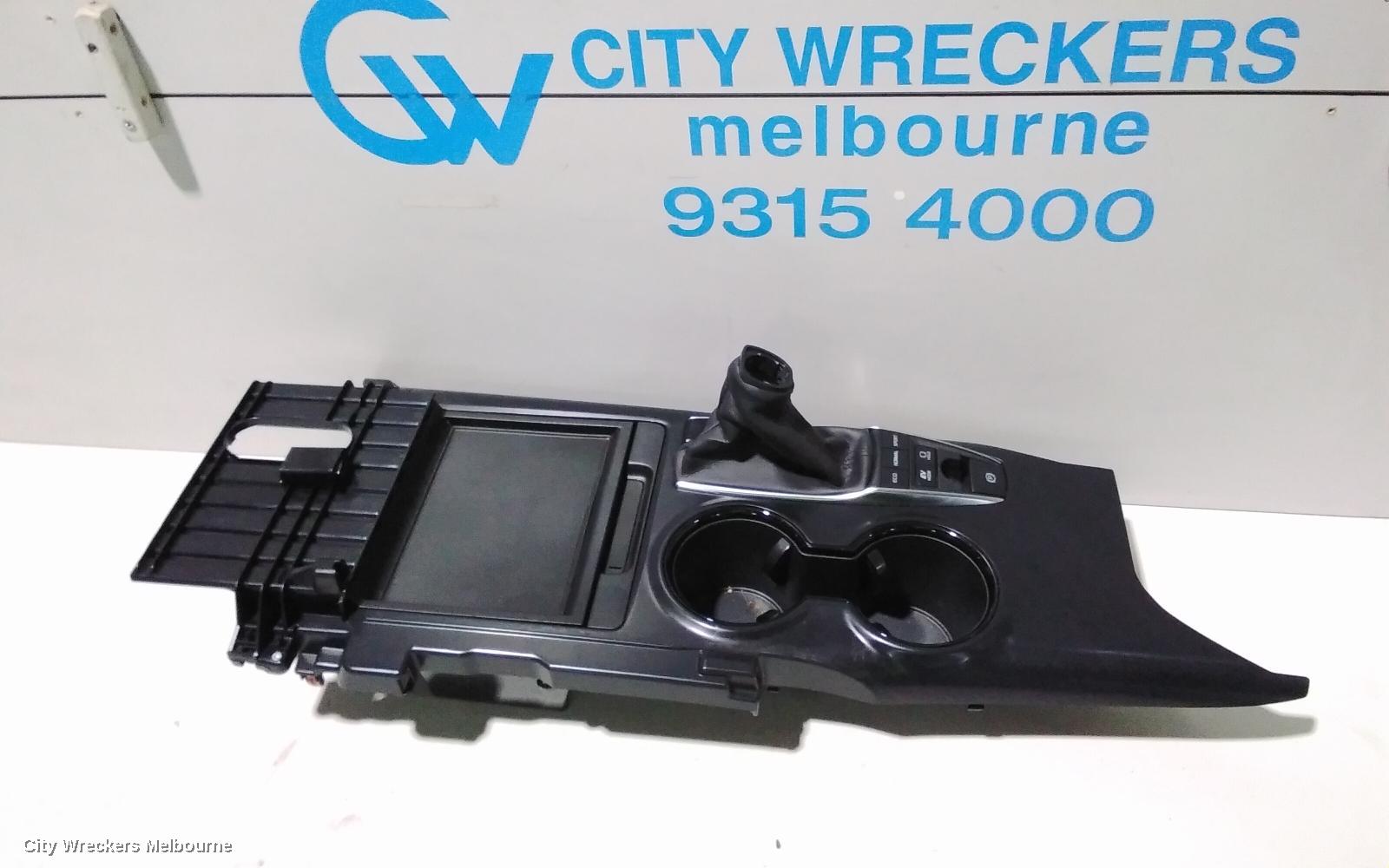 TOYOTA CAMRY, XV70, 09/2017 - 05/2024, GEAR SHIFTER SUROUND WITH CUP HOLDER AND BRAKE SWITCH: 83596 - Image 2