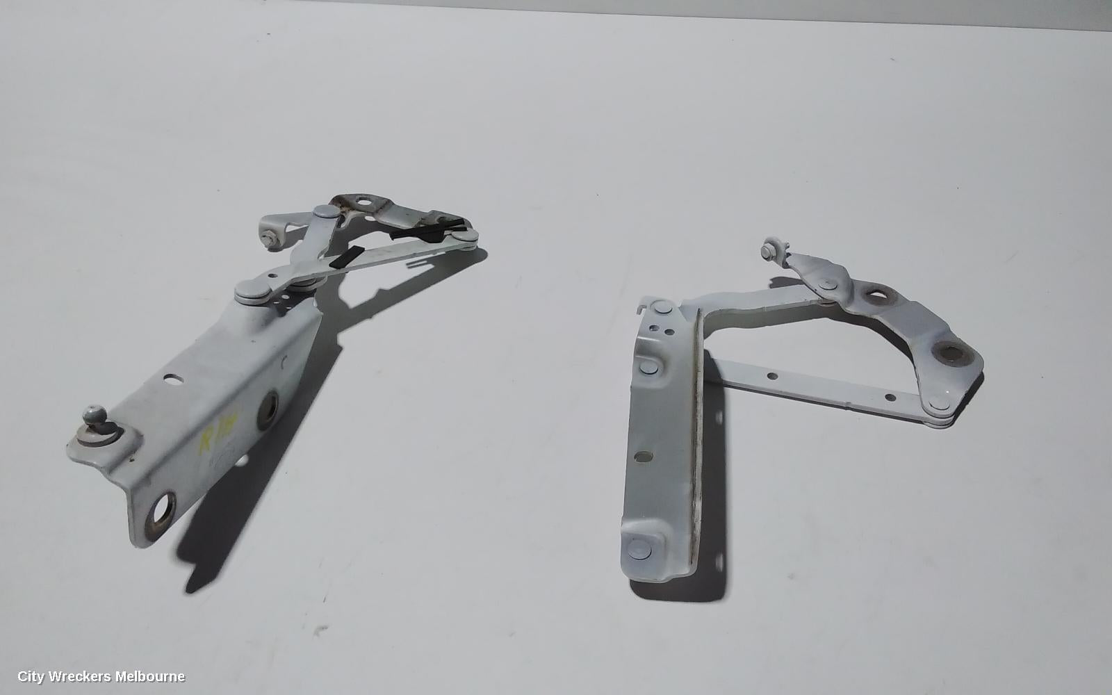LAND ROVER RANGEROVER EVOQUE BONNET HINGE/STRUT, L538, HINGE (PAIR), 11/2011 - 01/2019 - Image 3