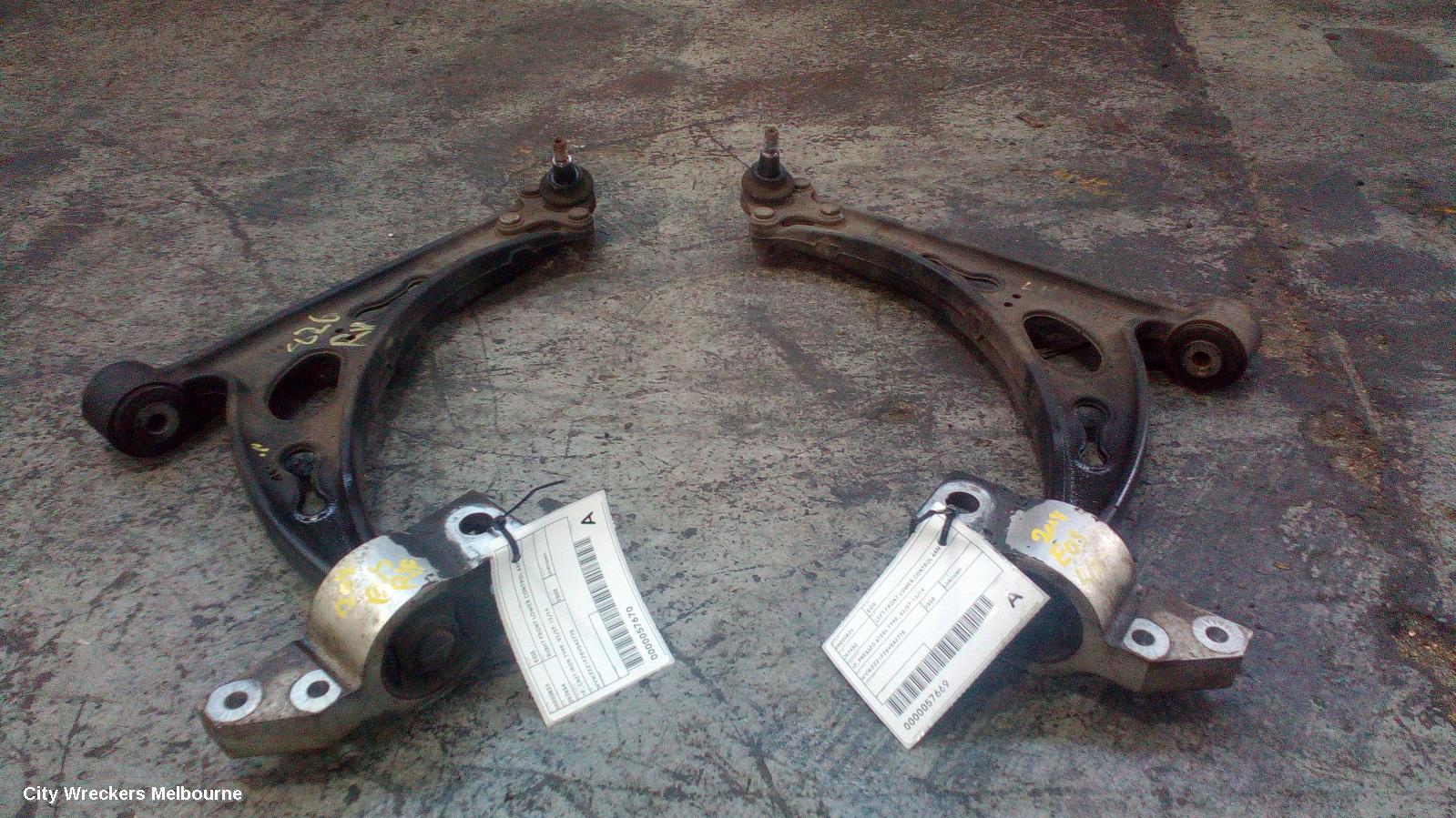 VOLKSWAGEN EOS RIGHT FRONT LOWER CONTROL ARM, 1F, CAST IRON TYPE, 02/2007 - 12/2014 - Image 1