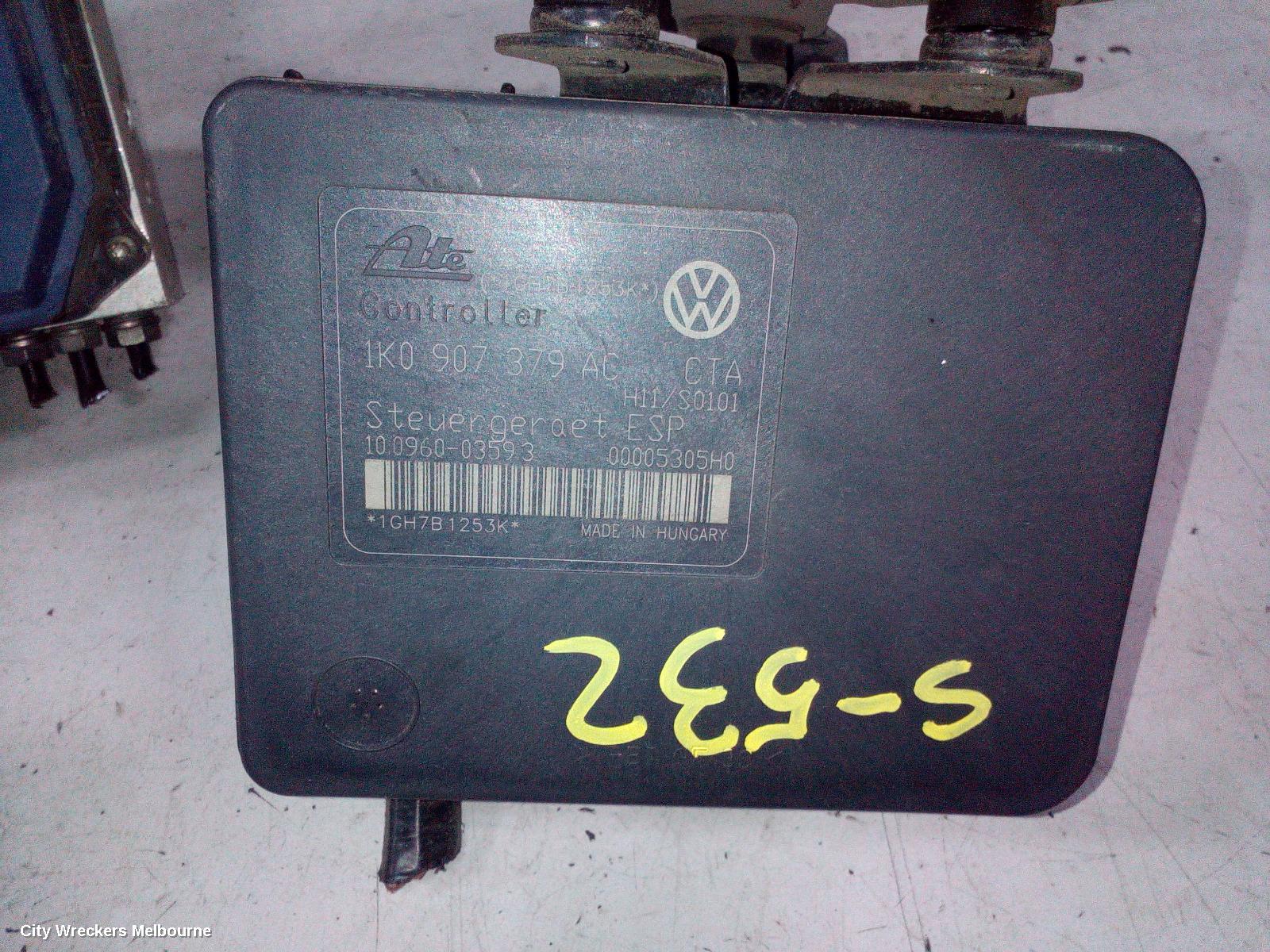 VOLKSWAGEN EOS ABS PUMP/MODULATOR, 1F, ON MOTOR P/N 1K0614517AF, ON MODULE P/N 1K0907379AC, 02/2007 - 04/2011 - Image 3