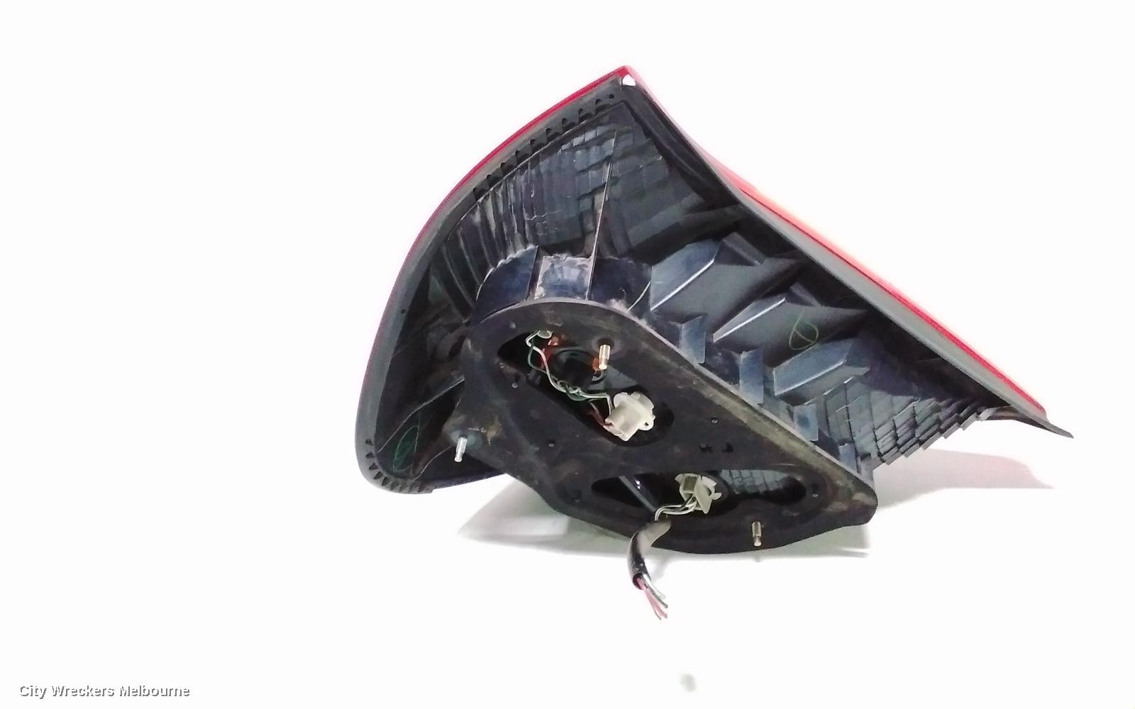 TOYOTA CAMRY RIGHT TAILLIGHT, SK36, REVERSE LAMP IN CENTRE, 08/2002 - 09/2004 - Image 3