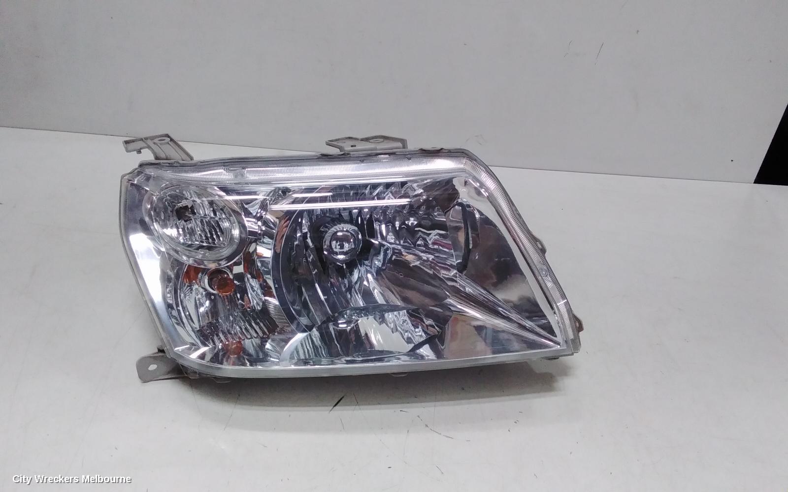 SUZUKI VITARA RIGHT HEADLAMP, GRAND VITARA, JB-JT, 3DR, HALOGEN, NON AUTO LEVELLING TYPE, 04/2005 - 12/2018 - Image 1