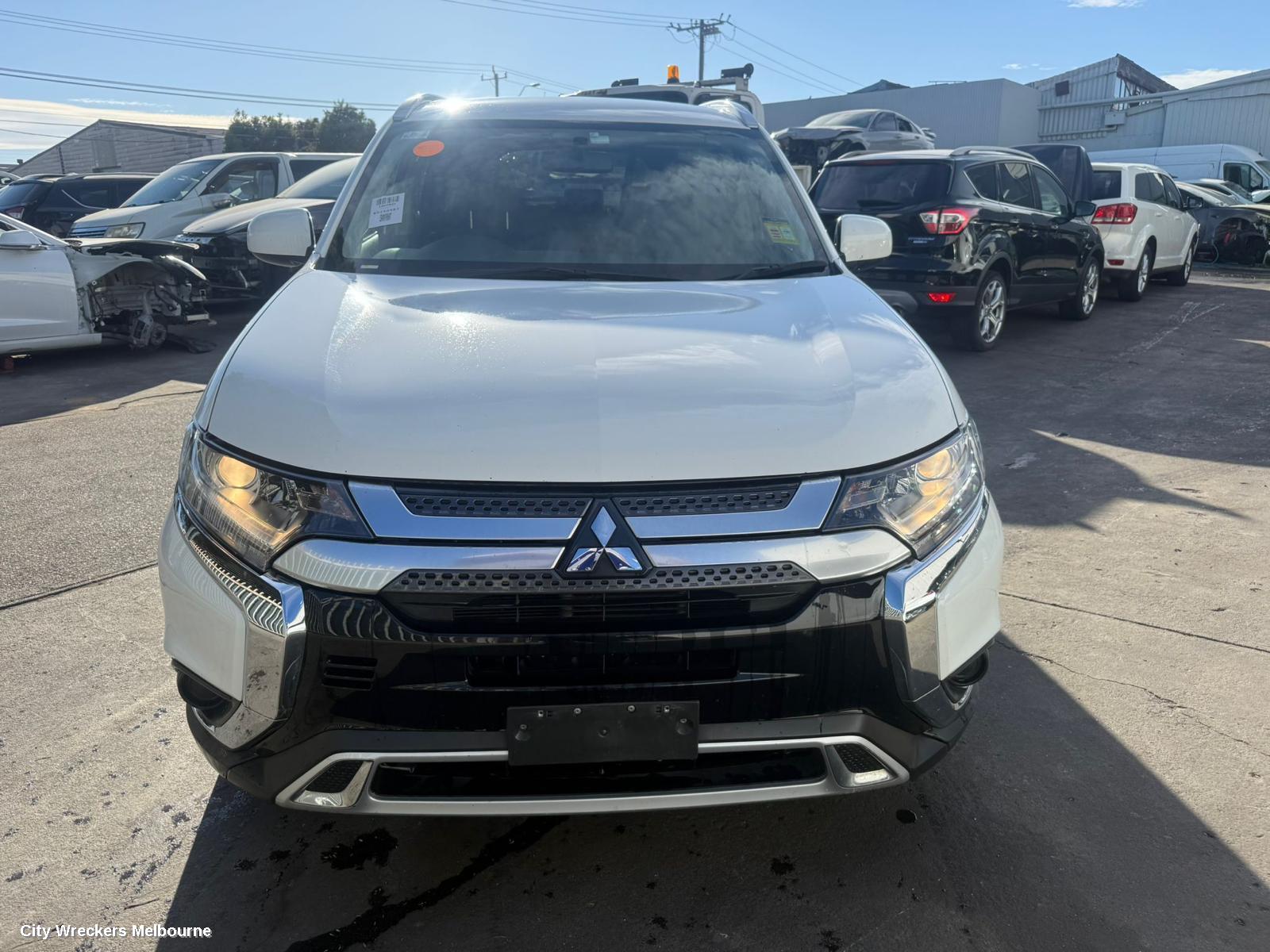 MITSUBISHI OUTLANDER RIGHT TAILLIGHT, IN BODY, ZK-ZL, 01/2015 - 07/2021 - Image 3