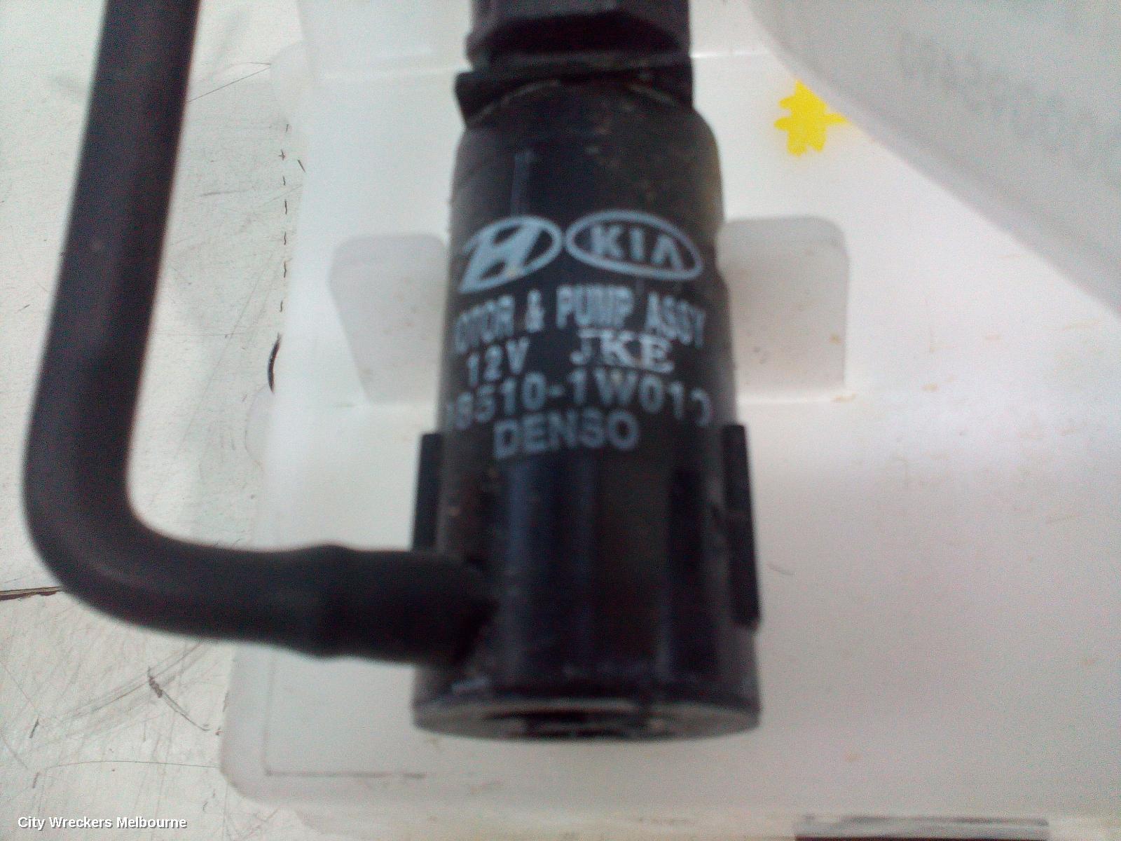 HYUNDAI I40 WASHER BOTTLE, VF, NON HEADLAMP WASHER TYPE, 09/2011 - 05/2015 - Image 3