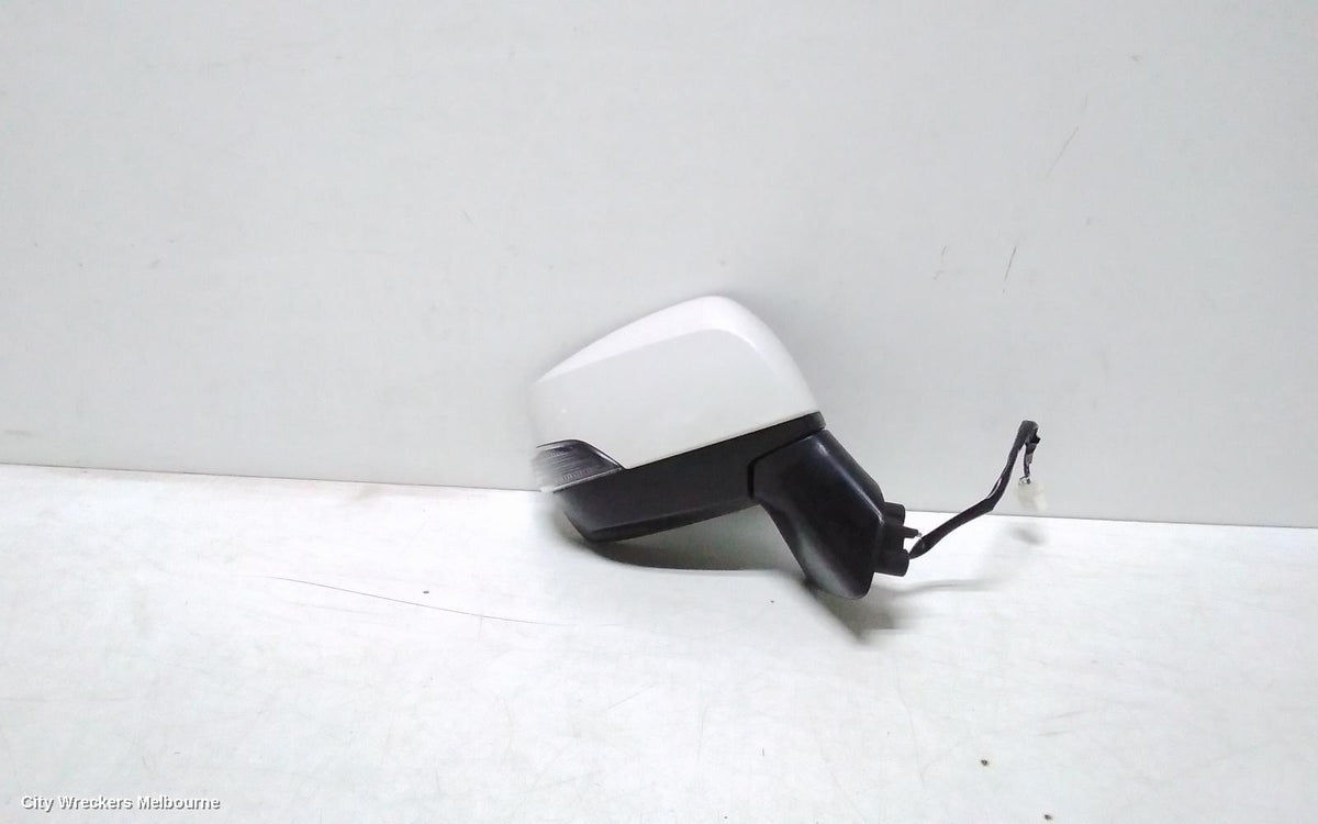SUBARU OUTBACK RIGHT DOOR MIRROR, 6TH GEN, MANUAL FOLD, NON BLIND SPOT TYPE, 08/2014 - 02/2016 - Image 1
