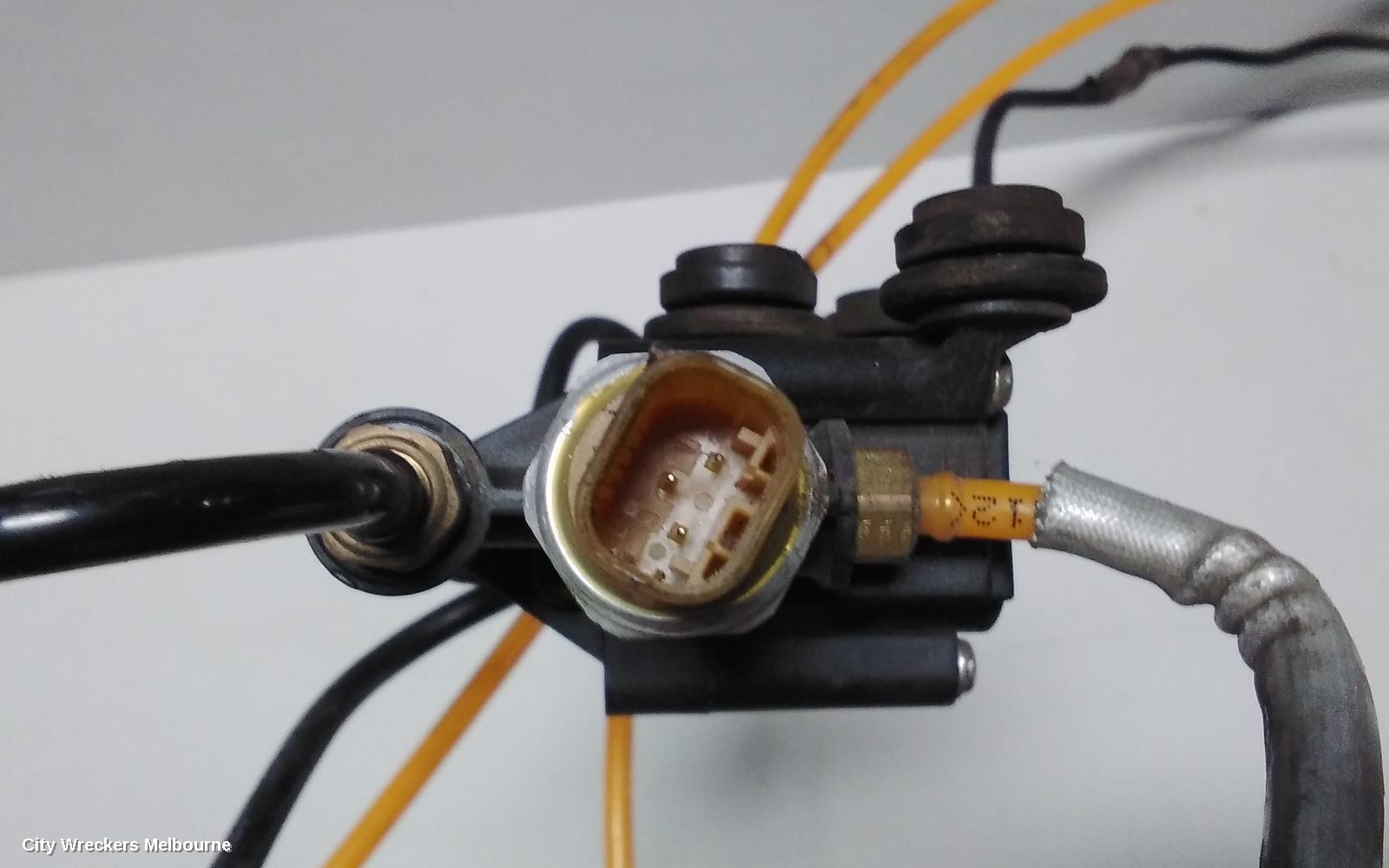 LAND ROVER RANGEROVER SPORT, L320, 08/2005 - 12/2013, REAR AIR RIDE SUSPENSION RELIEF VALVE RVH000046: 73823 - Image 3