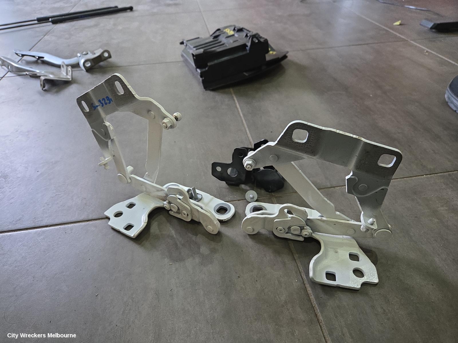 MERCEDES GLS CLASS BONNET HINGE/STRUT, X166, HINGES (PAIR), 01/2016 - 07/2019 - Image 2