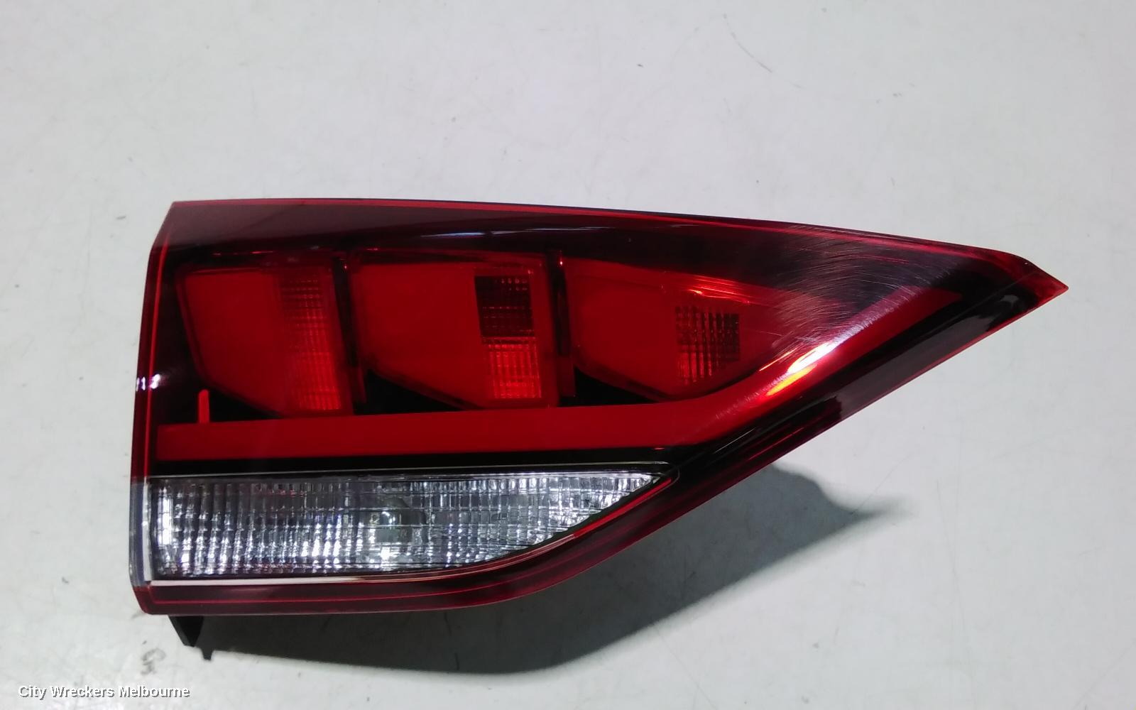 HYUNDAI GENESIS REAR GARNISH, BOOTLID LAMP (LH SIDE), DH, 11/2014 - 01/2018 - Image 3