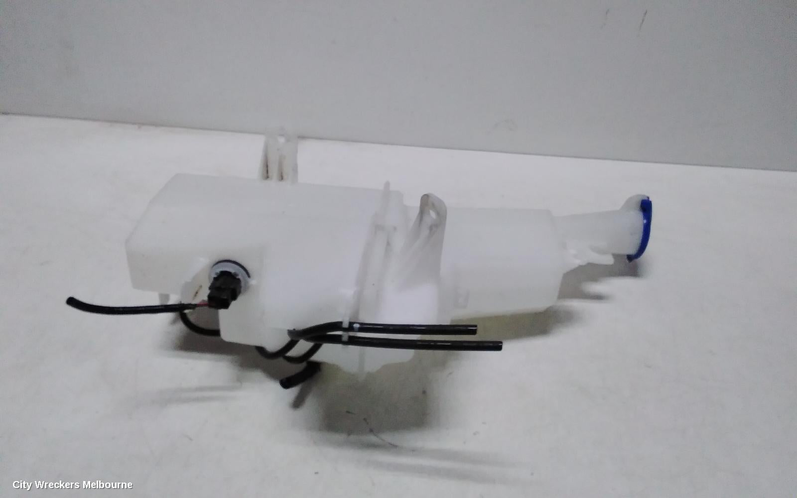 KIA SPORTAGE WASHER BOTTLE, QL, NON H/LAMP WASHER TYPE, 10/2015 - 08/2021 - Image 2