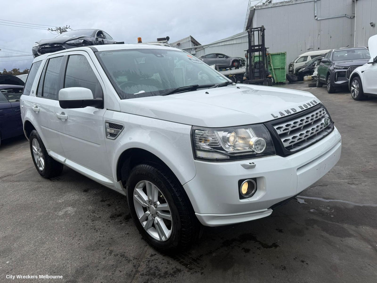 LAND ROVER FREELANDER RIGHT HEADLAMP, LF2, W/ HALOGEN, SIGNATURE TYPE, 10/2010 - 12/2014 - Image 1
