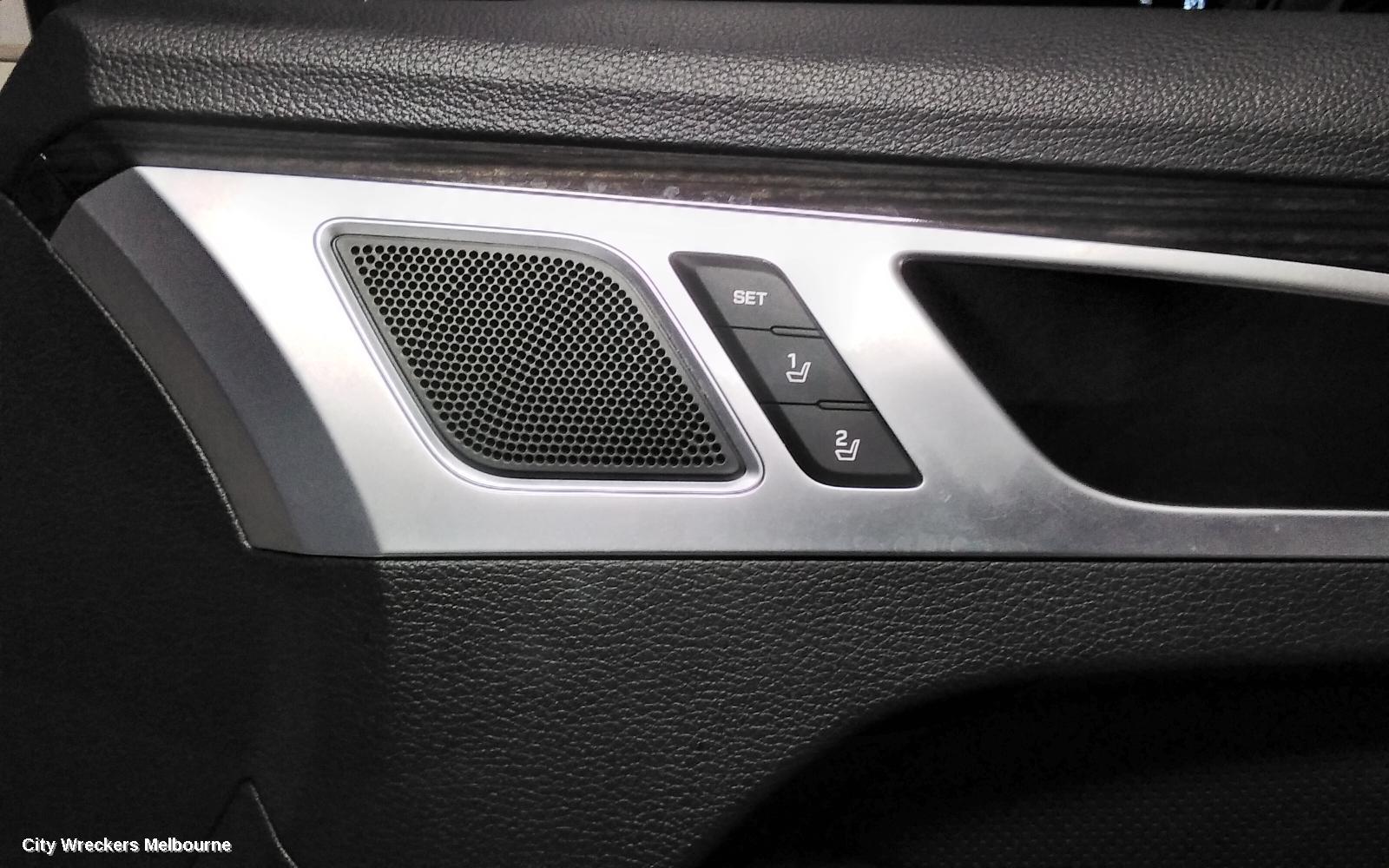 HYUNDAI GENESIS DOOR TRIM, RH FRONT, DH, SENSORY & ULTIMATE PACK TYPE, 11/2014 - 01/2018 - Image 2