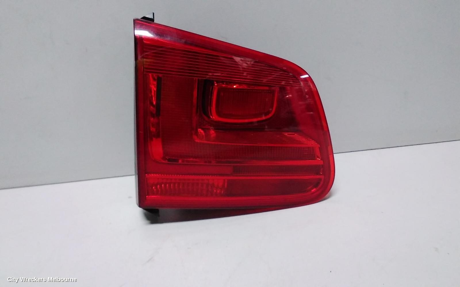 VOLKSWAGEN TIGUAN REAR GARNISH, TAILGATE LAMP (LH SIDE), 5N, 07/2011 - 08/2016 - Image 3