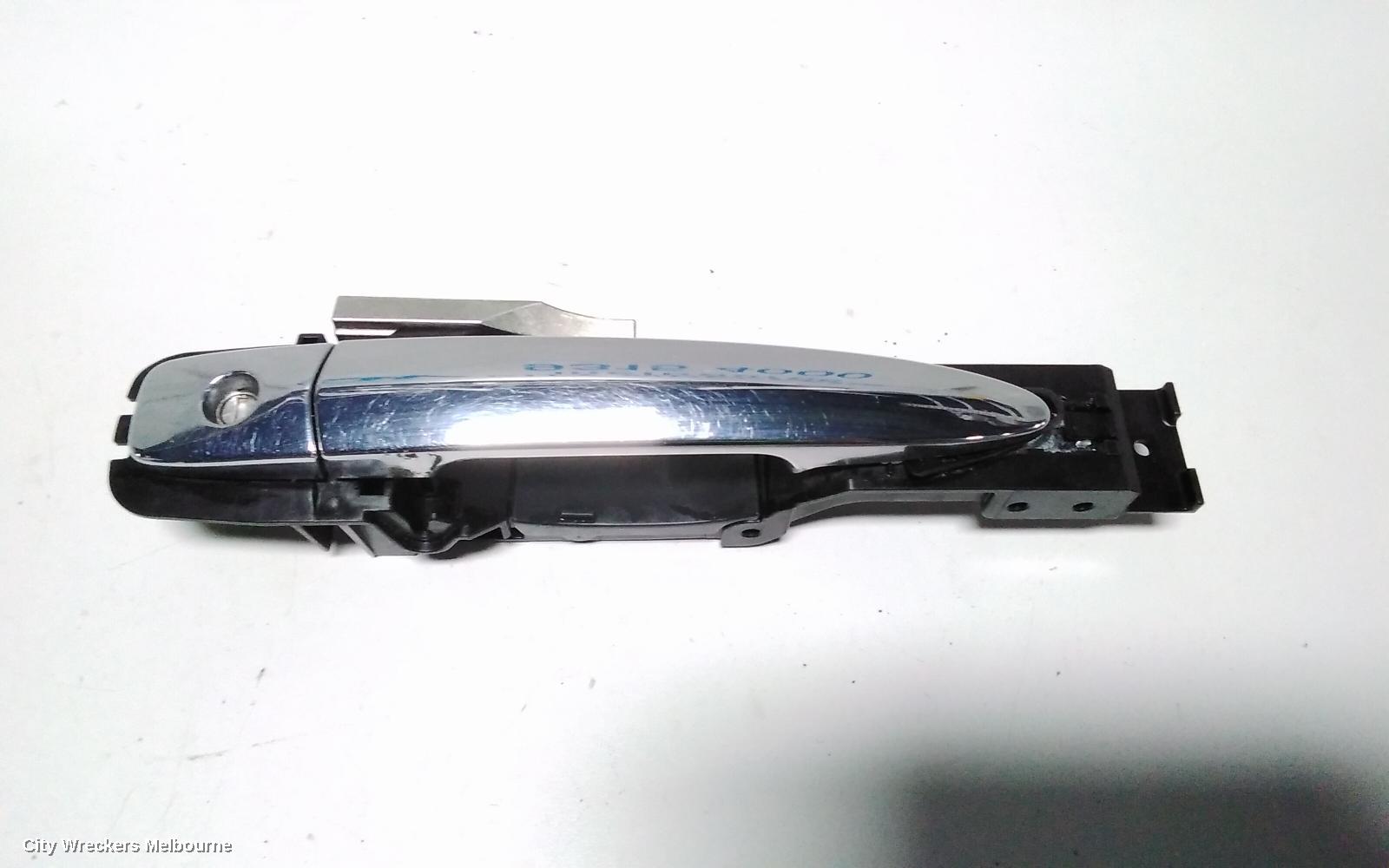 NISSAN PULSAR DOOR HANDLE, OUTER, RH FRONT, NON PUSH BUTTON START TYPE, B17, SEDAN, 12/2012 - 12/2017 - Image 3