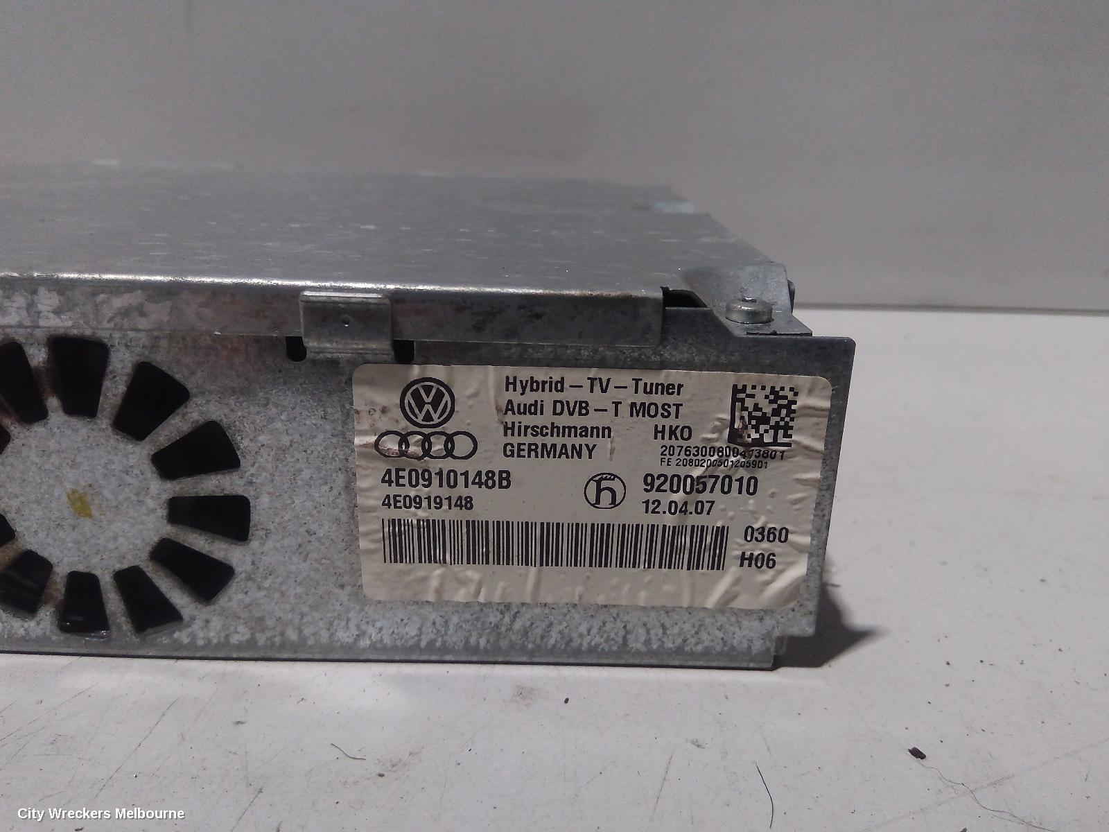 AUDI Q7 RADIO/CD/DVD/SAT/TV, TV TUNER, 4L, 09/2006 - 08/2015 - Image 2