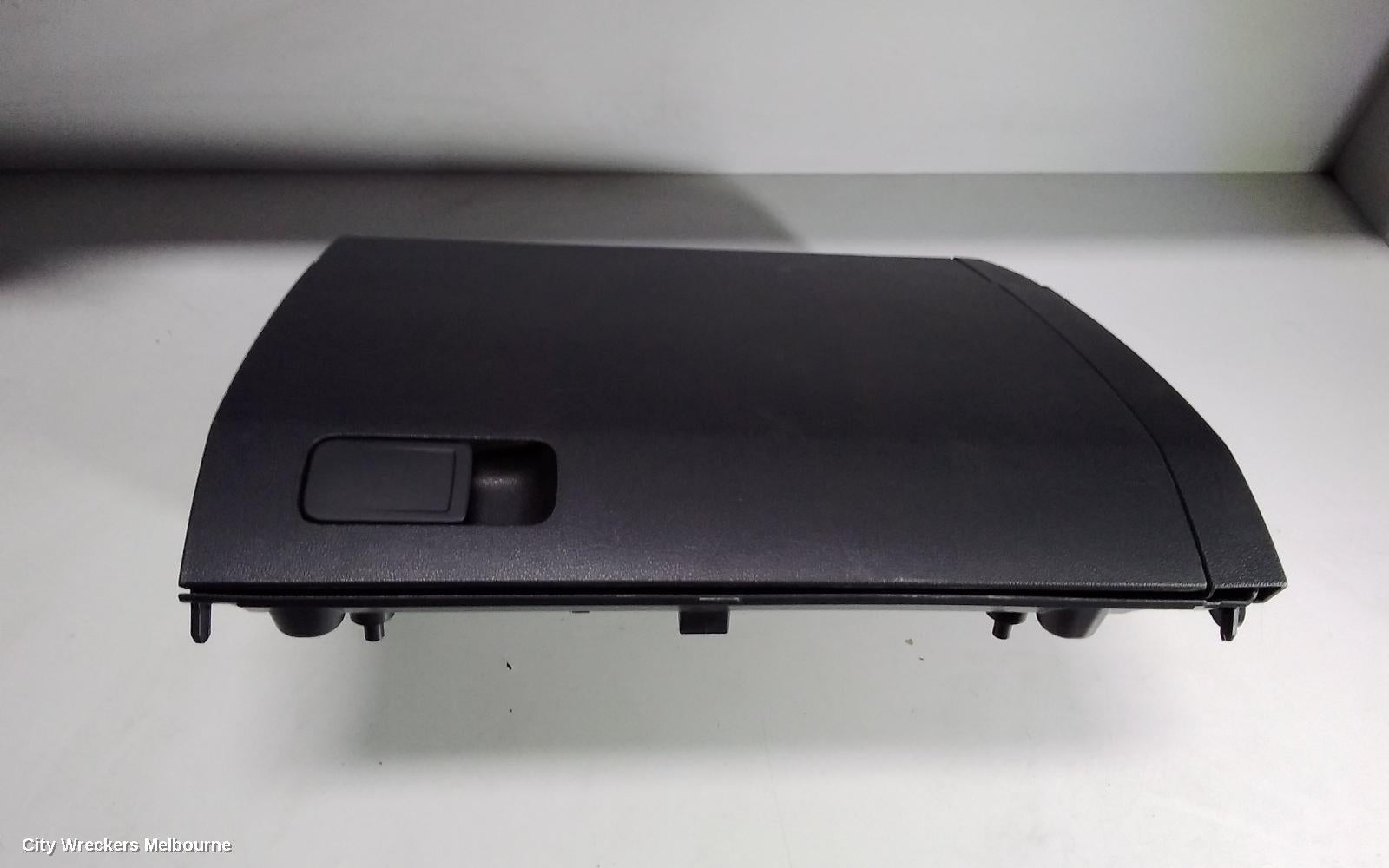 VOLKSWAGEN TIGUAN GLOVE BOX, 5NA, 06/2016 - 02/2024 - Image 2