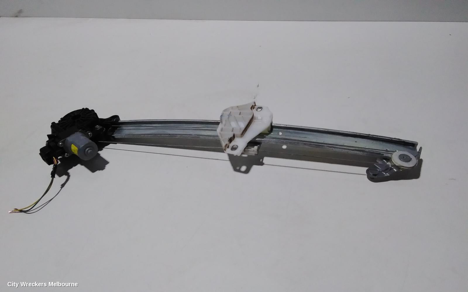 HONDA CRV RIGHT FRONT WINDOW REG/MOTOR, RW, 05/2017 - 08/2023 - Image 1