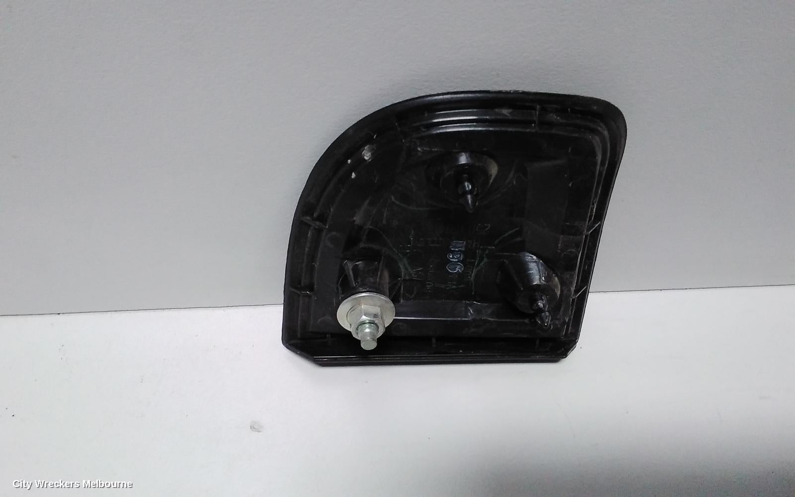 MITSUBISHI TRITON, MN 08/2009 - 04/2015, BAR REFLECTOR RHR: 64700 - Image 3