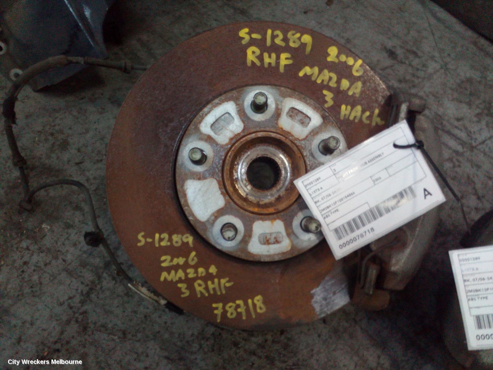 MAZDA 3 RIGHT FRONT HUB ASSEMBLY, BK, 07/2006 - 04/2009 - Image 1