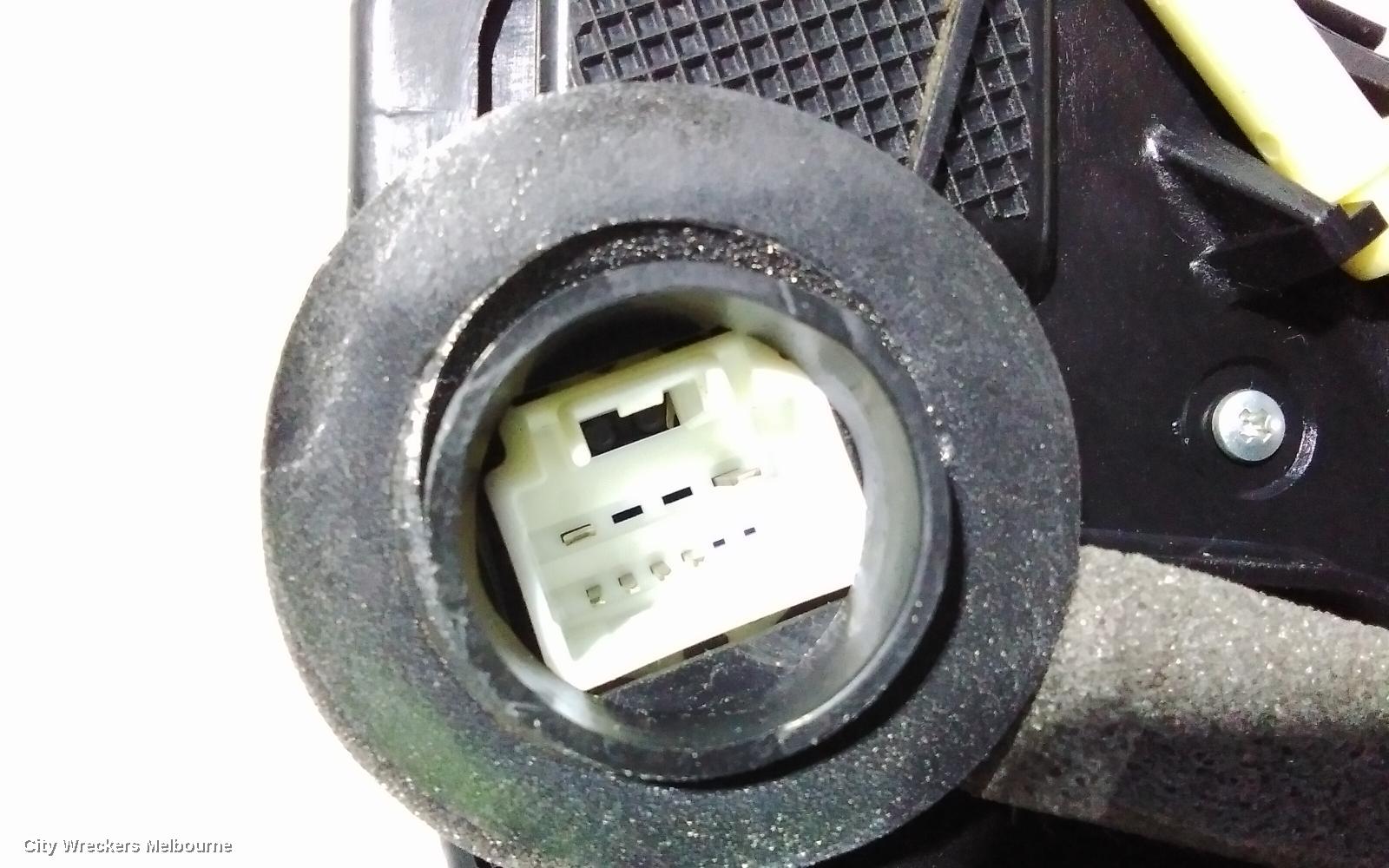 TOYOTA HIACE DOOR/BOOT/GATE LOCK, LEFT FRONT DOOR LOCK, TRH/KDH, 03/2005 - 04/2019 - Image 3