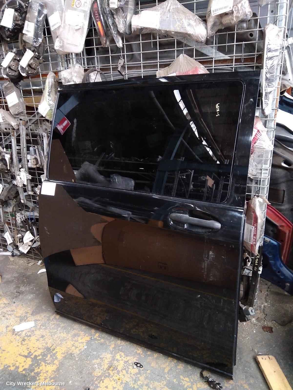 MERCEDES VITO RIGHT REAR DOOR, 447, W/ WINDOW GLASS, NON POWER TYPE, 03/2015 ONWARDS - Image 2