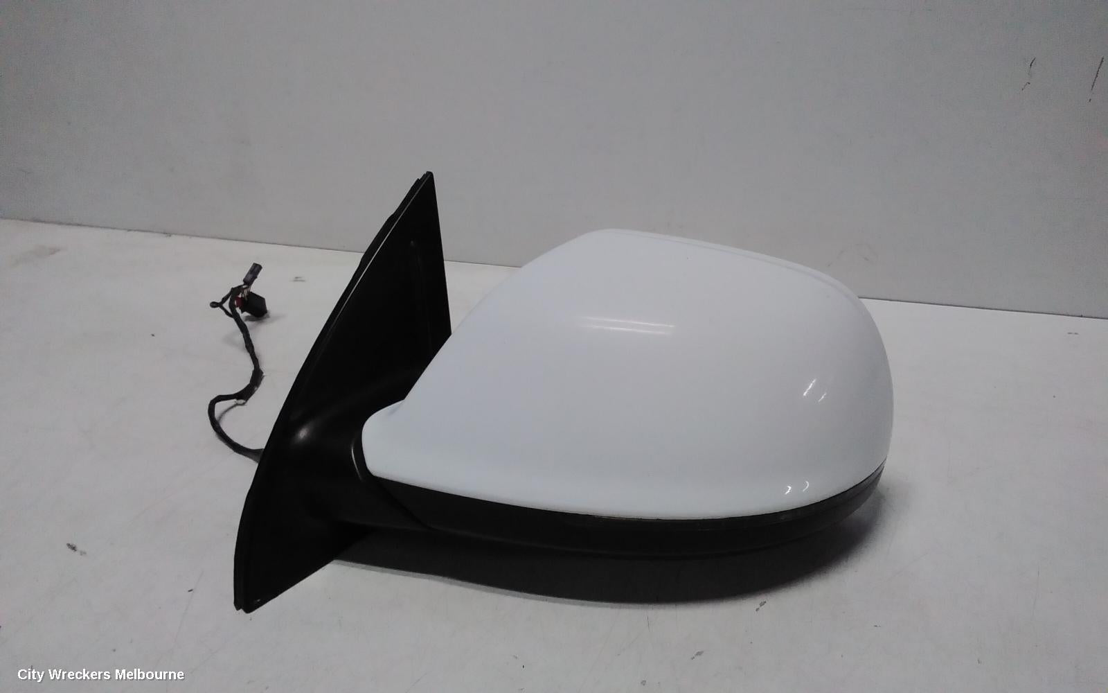 AUDI Q7 LEFT DOOR MIRROR, 4L, MANUAL FOLD, W/ INDICATOR, NON MEMORY & NO LANE CHANGE ASSIST TYPE, 10/2009 - 08/2015 - Image 2