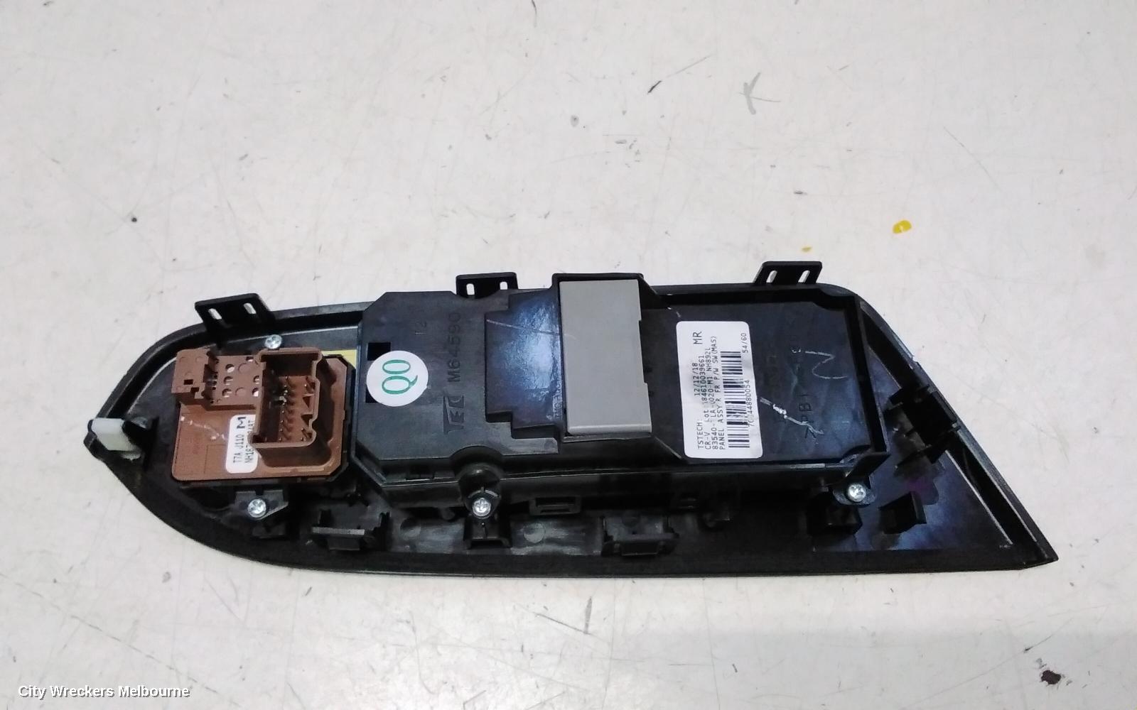 HONDA CRV PWR DR WIND SWITCH, RH FRONT (MASTER SWITCH), W/ AUTO DOWN ON RHF ONLY, RW, 05/2017 ONWARDS - Image 3
