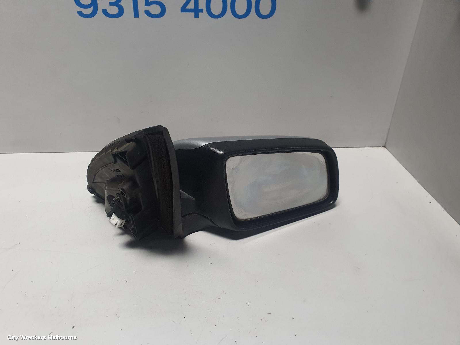 HOLDEN COMMODORE RIGHT DOOR MIRROR, VE, NON HEATED & NON PUDDLE LAMP TYPE, 08/2006 - 04/2013 - Image 3