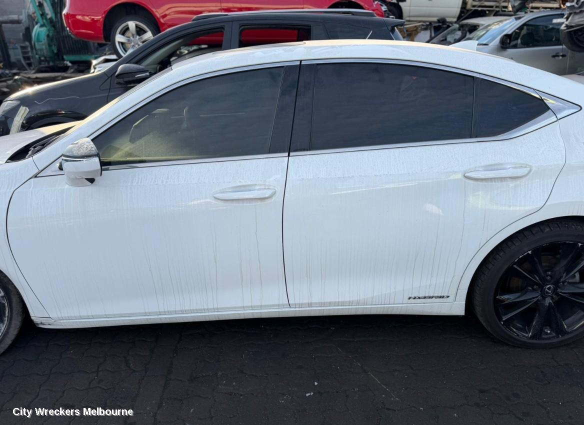 LEXUS ES SERIES (13-) DOOR HANDLE, LH REAR, INNER, XZ10, 08/2018 ONWARDS - Image 2