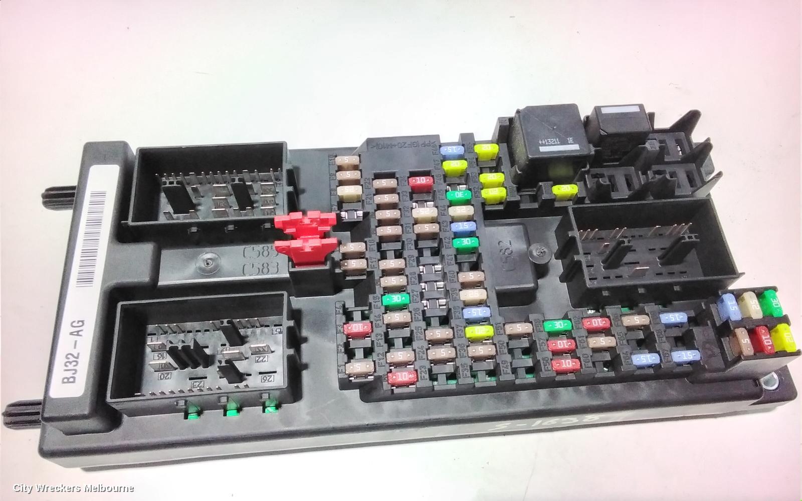 LAND ROVER RANGEROVER EVOQUE FUSE BOX, UNDER DASH, L538, 11/2011 - 01/2019 - Image 2