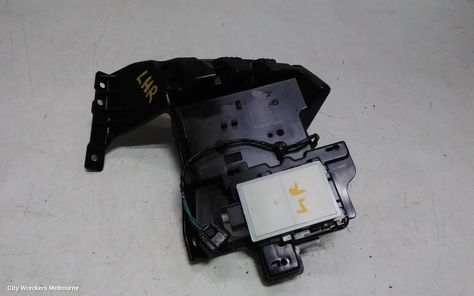 LAND ROVER DISCOVERY SPORT, L550, 01/2015 ONWARDS, K8D2-14F152-AL BLIND SPOT CONTROL MODULE  LHR: 143006 - Image 2