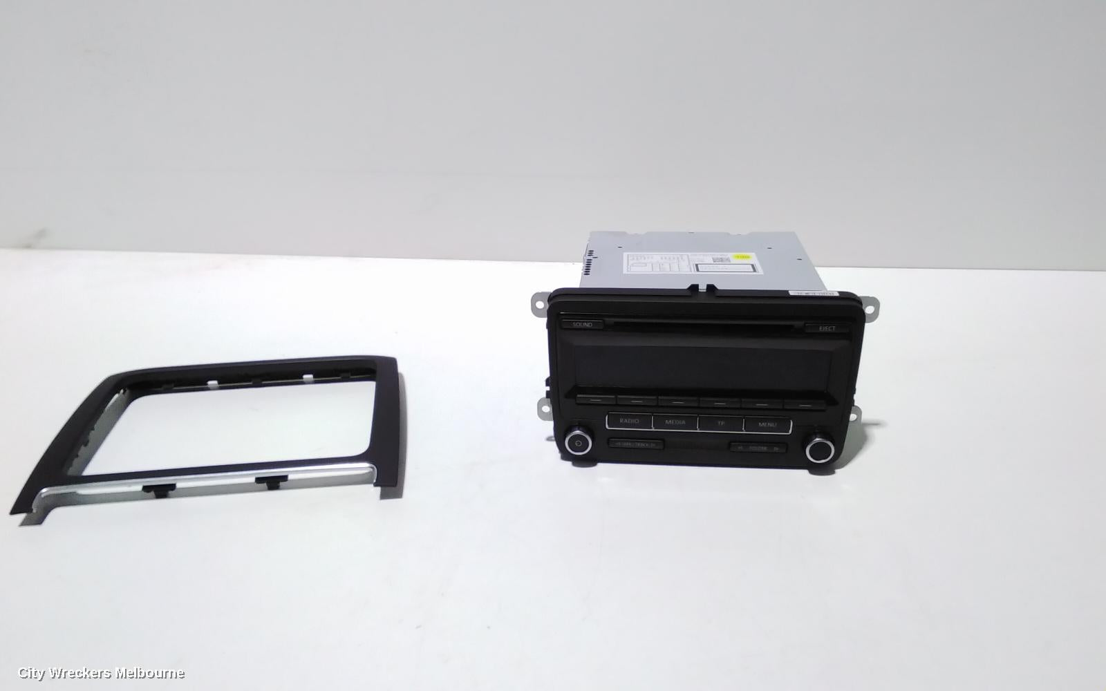 VOLKSWAGEN POLO RADIO/CD/DVD/SAT/TV, SINGLE DISC CD PLAYER (RCD310), 6R, 05/2010 - 09/2017 - Image 1