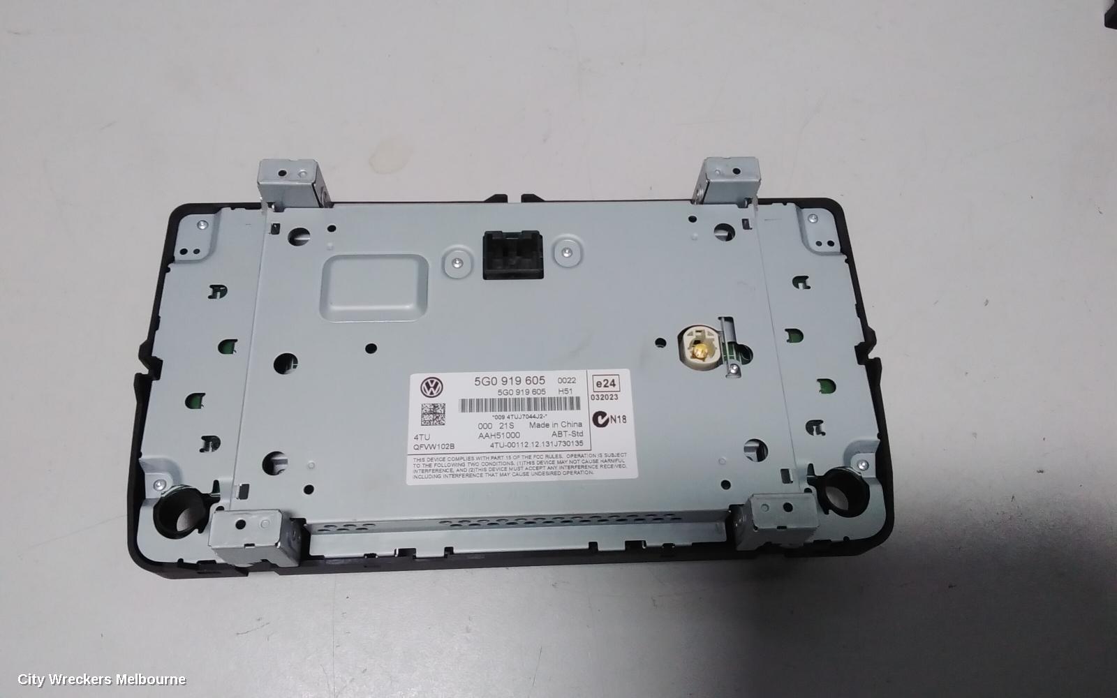VOLKSWAGEN GOLF RADIO/CD/DVD/SAT/TV, DISPLAY SCREEN, 6.5IN, NON SAT NAV TYPE, GEN 7, 03/2013 - 03/2017 - Image 3
