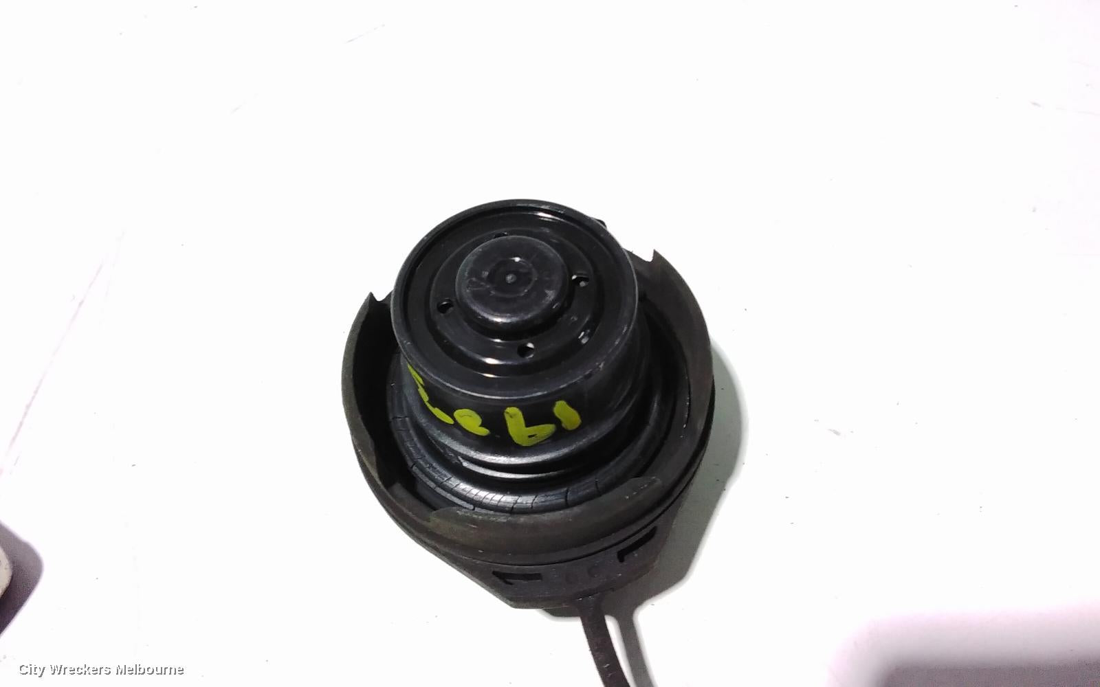 VOLKSWAGEN CADDY IGNITION W/ KEY, 2K, PETROL, MANUAL T/M 08/2010 - 06/2015 - Image 2