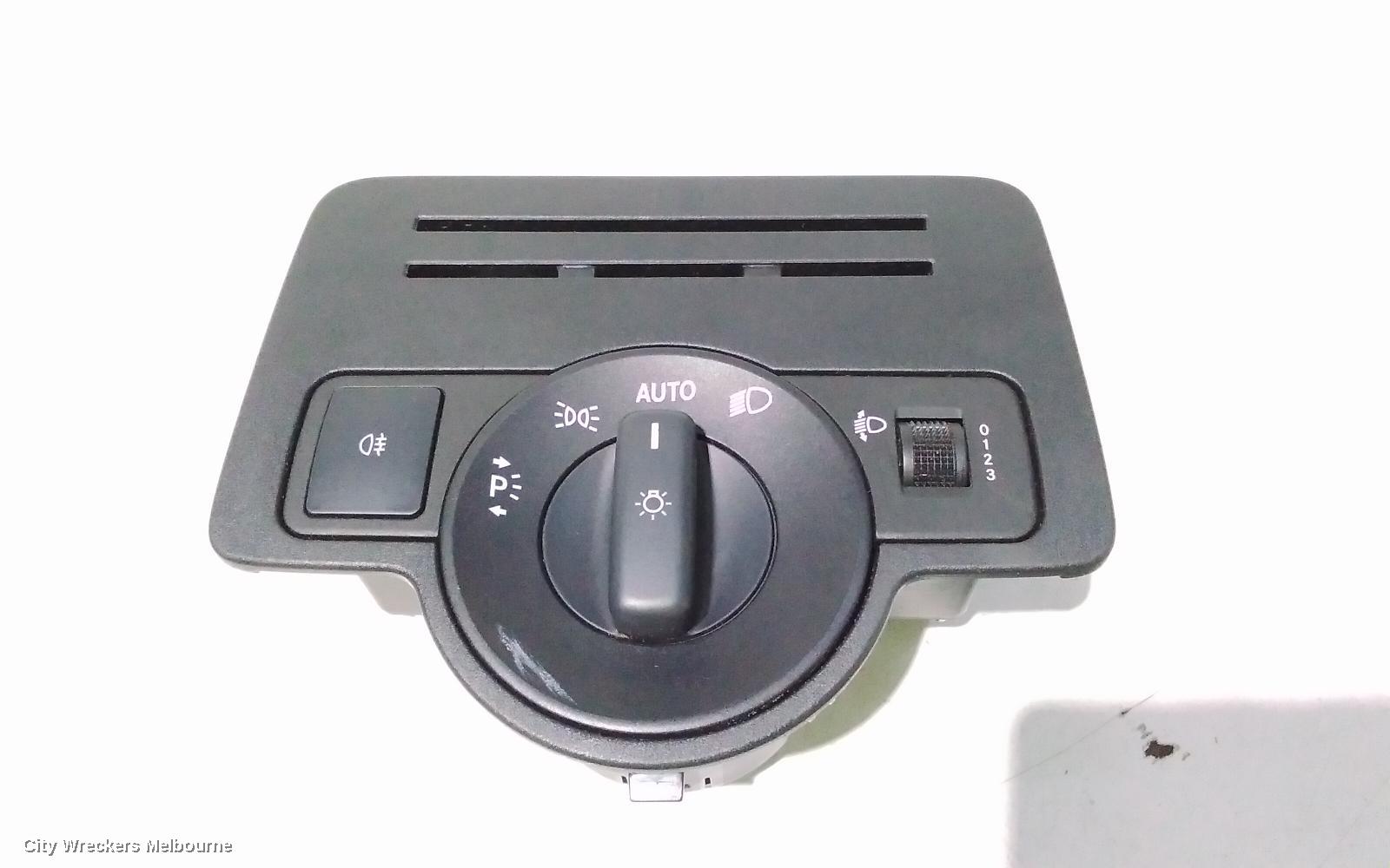 MERCEDES VITO COMBINATION SWITCH, 447, HEADLAMP SWITCH, 03/2015 ONWARDS - Image 3