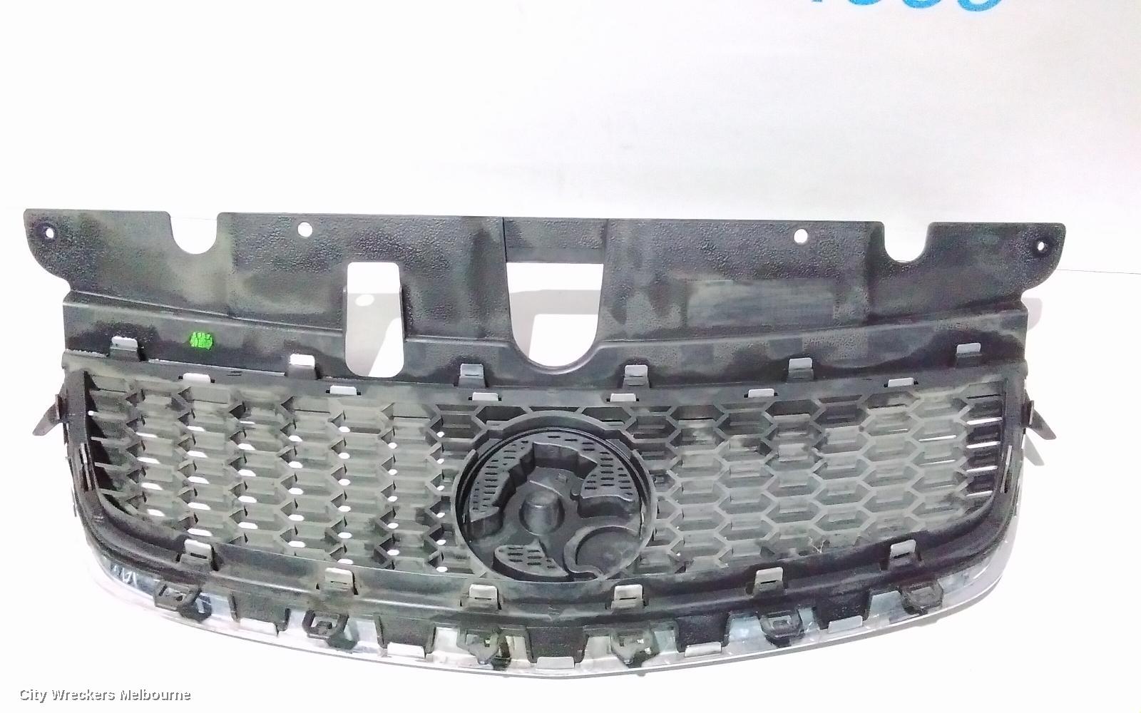 HOLDEN COMMODORE GRILLE, RADIATOR GRILLE, VE, SEDAN, CALAIS, 09/2010 - 04/2013 - Image 3