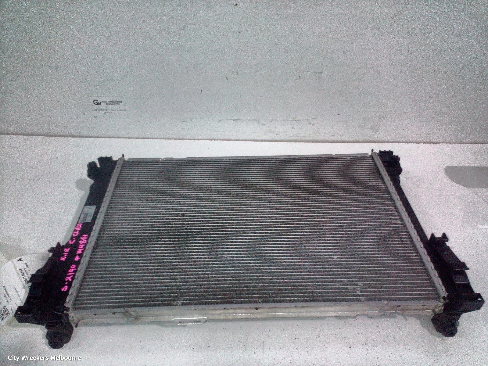 MERCEDES C CLASS RADIATOR, AUTO, 1.8, PETROL, W204/S204/C204, 07/2007 - 01/2015 - Image 3
