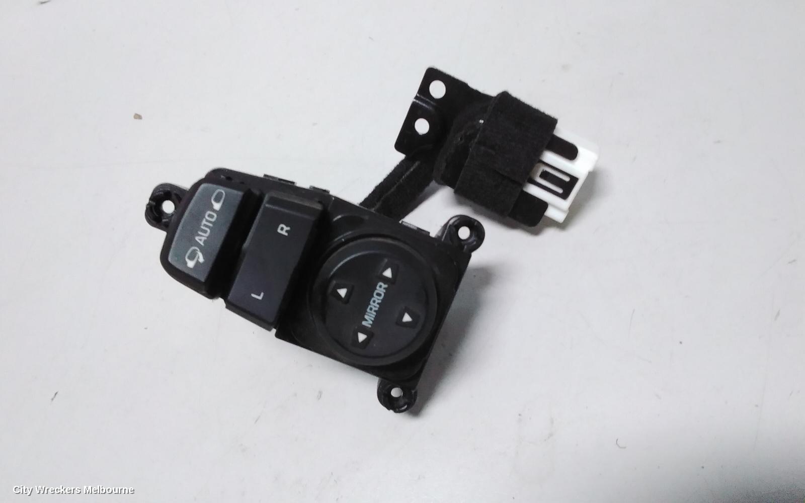 HYUNDAI TUCSON, TL, 06/2015 - 01/2021, MIRROR SWITCH: 78221 - Image 1