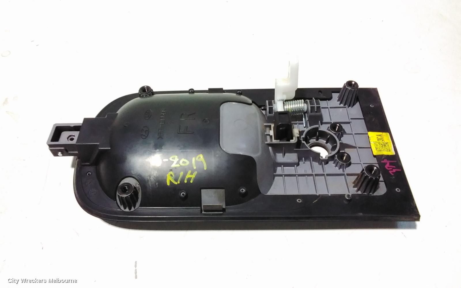 HYUNDAI ILOAD/IMAX DOOR HANDLE, OUTER, RH FRONT, BLACK, TQ, 11/2007 - 03/2021 - Image 2