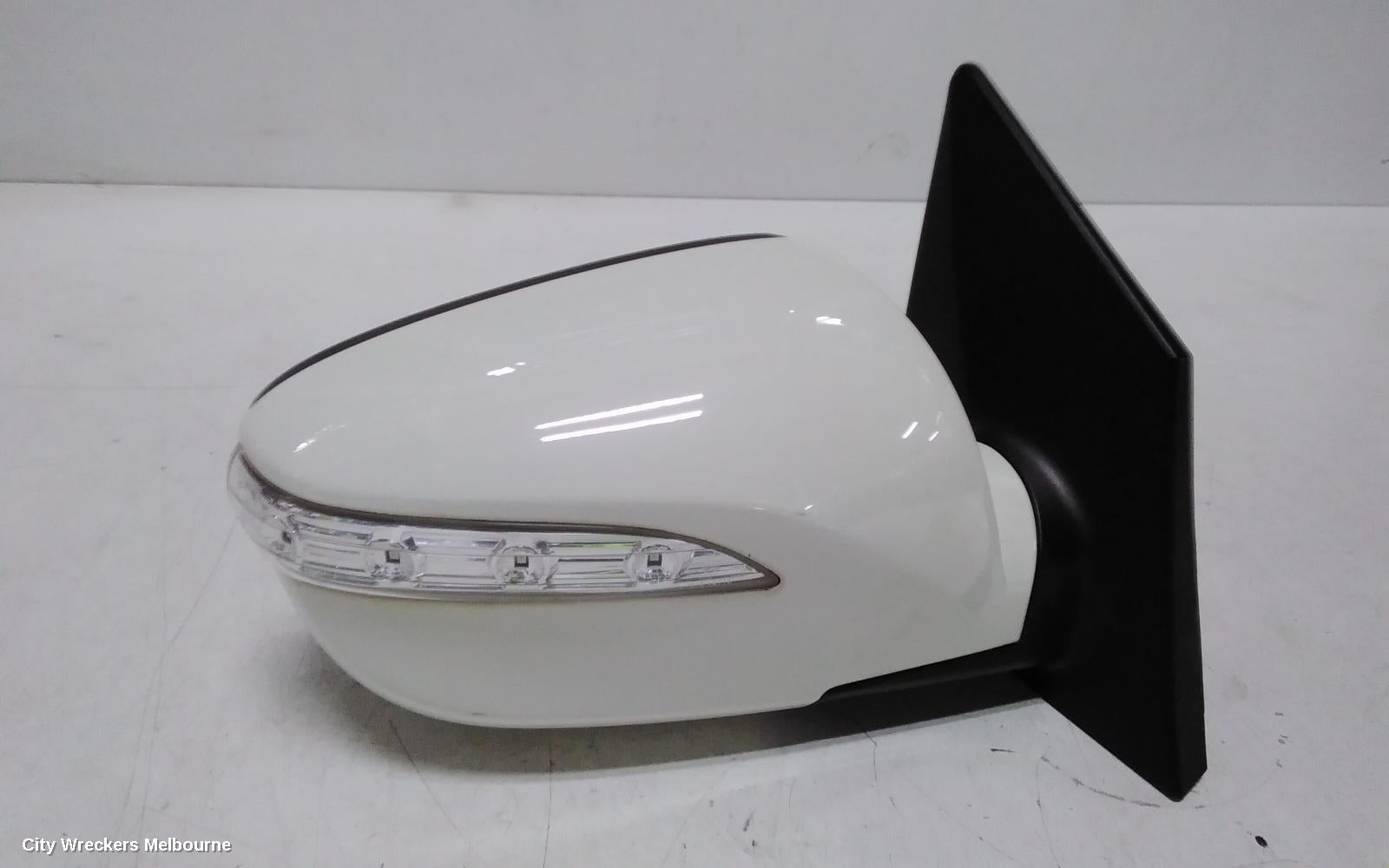 HYUNDAI IX35 RIGHT DOOR MIRROR, LM SERIES, MANUAL FOLD (6 PIN), 11/2009 - 01/2016 - Image 3