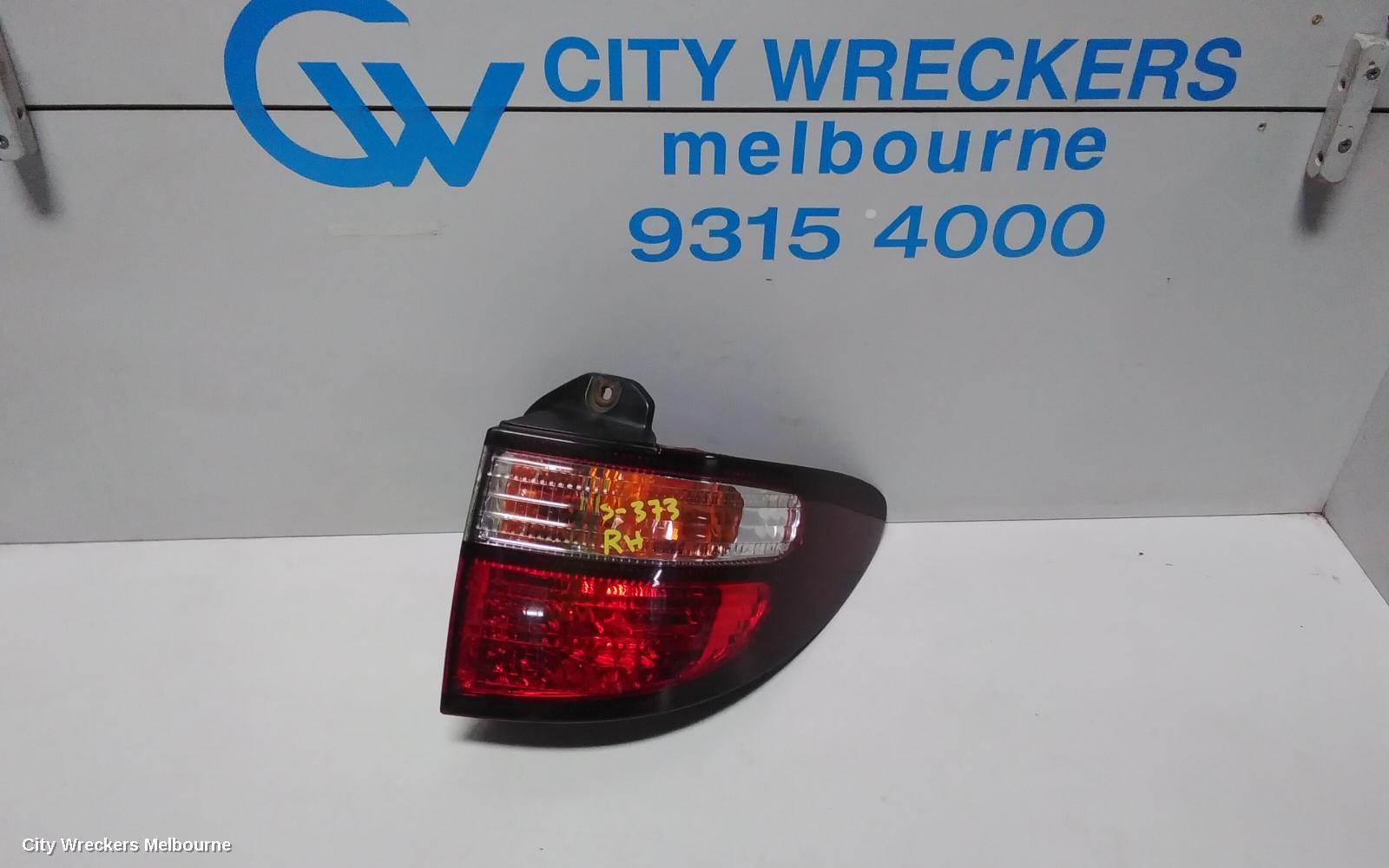 TOYOTA TARAGO RIGHT TAILLIGHT, ACR30 (AUST TYPE), 06/2000 - 06/2003 8155128301 - Image 1