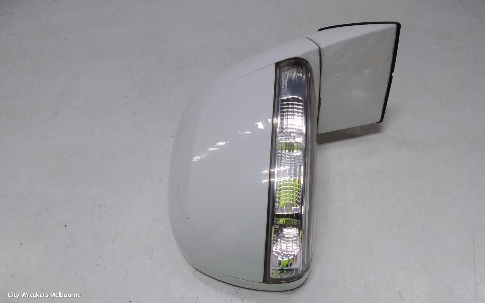HOLDEN CAPTIVA RIGHT DOOR MIRROR, CG, NON HEATED, W/ INDICATOR TYPE, CAPTIVA 7 TYPE, 09/2006 - 09/2015 - Image 3