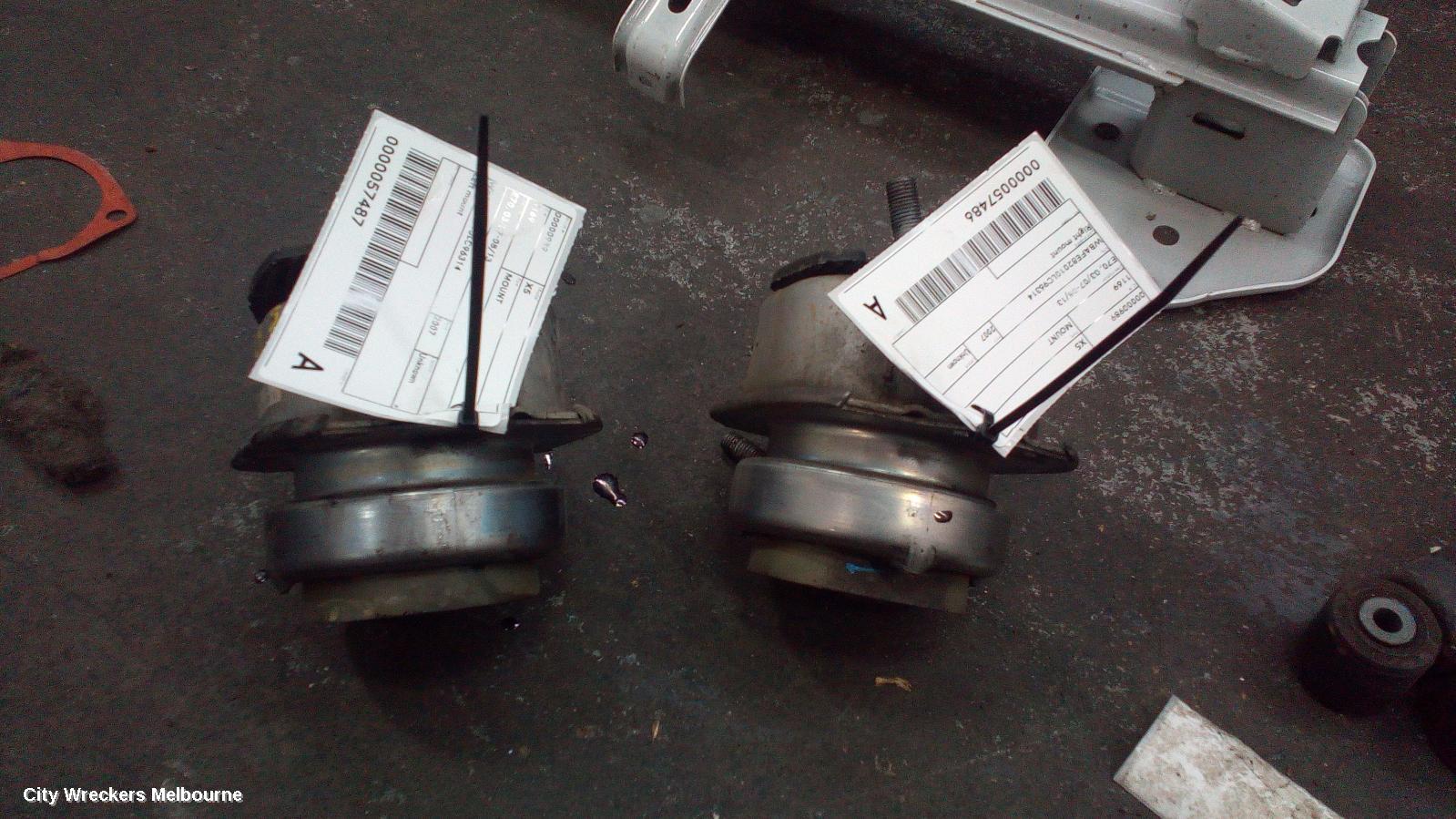 BMW X5 MOUNT, TRANSMISSION MOUNT, E70, 03/2007 - 08/2013 - Image 1