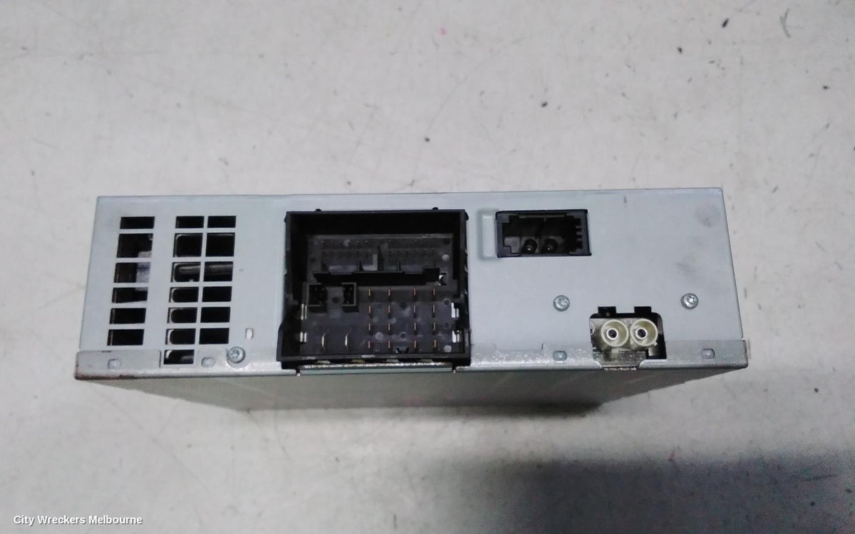 AUDI A6 RADIO/CD/DVD/SAT/TV, STEREO AMPLIFIER, 4F, 11/2004 - 07/2011 - Image 3